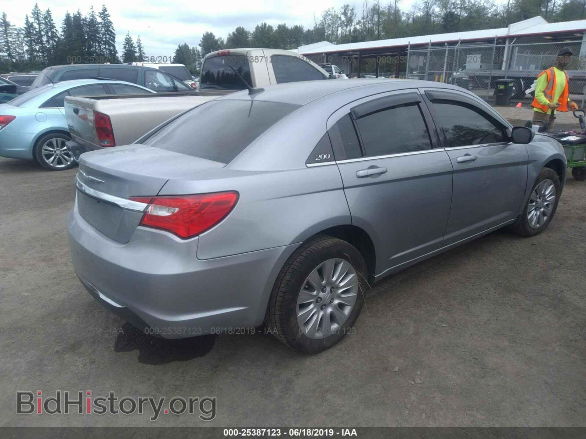 2014 CHRYSLER 200 - VIN: 1C3CCBABXEN195197 - Фото 4
