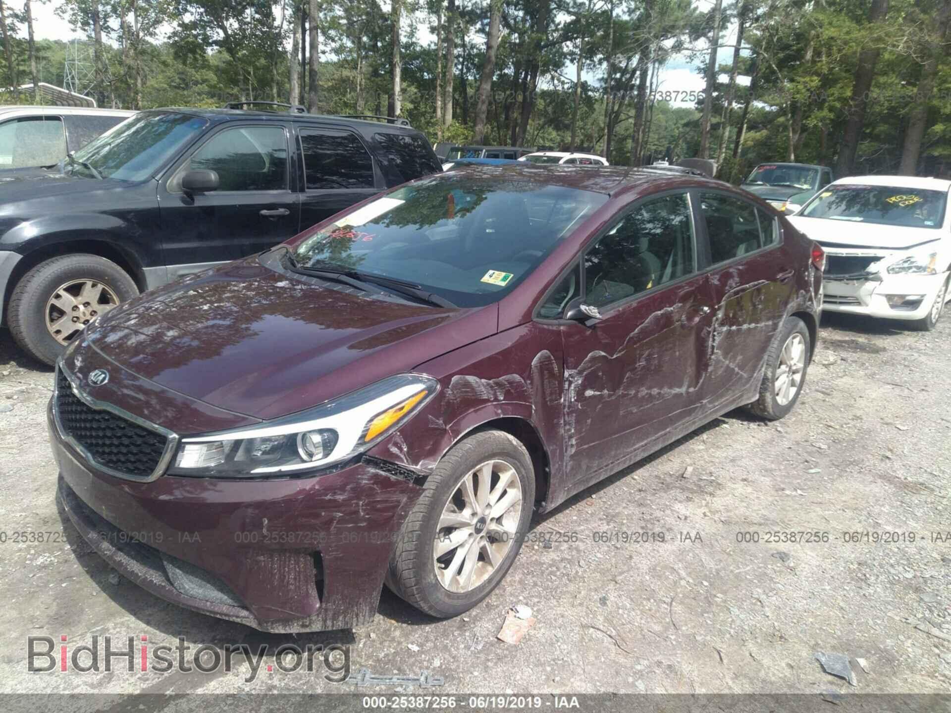 2017 KIA FORTE - VIN: 3KPFL4A76HE016713 - Photo 2