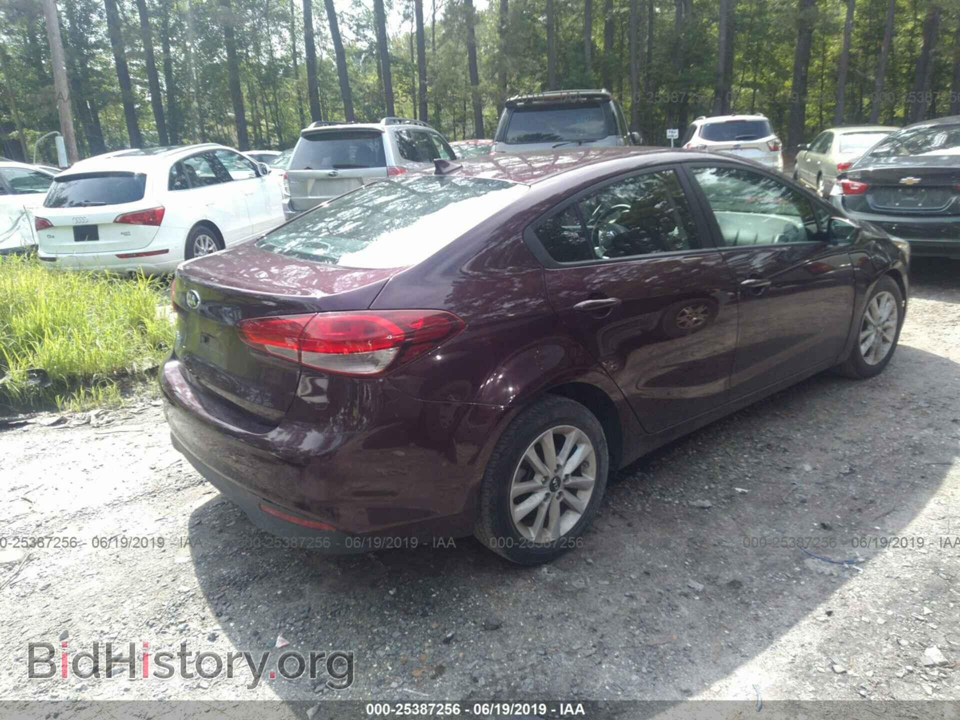 2017 KIA FORTE - VIN: 3KPFL4A76HE016713 - Photo 4