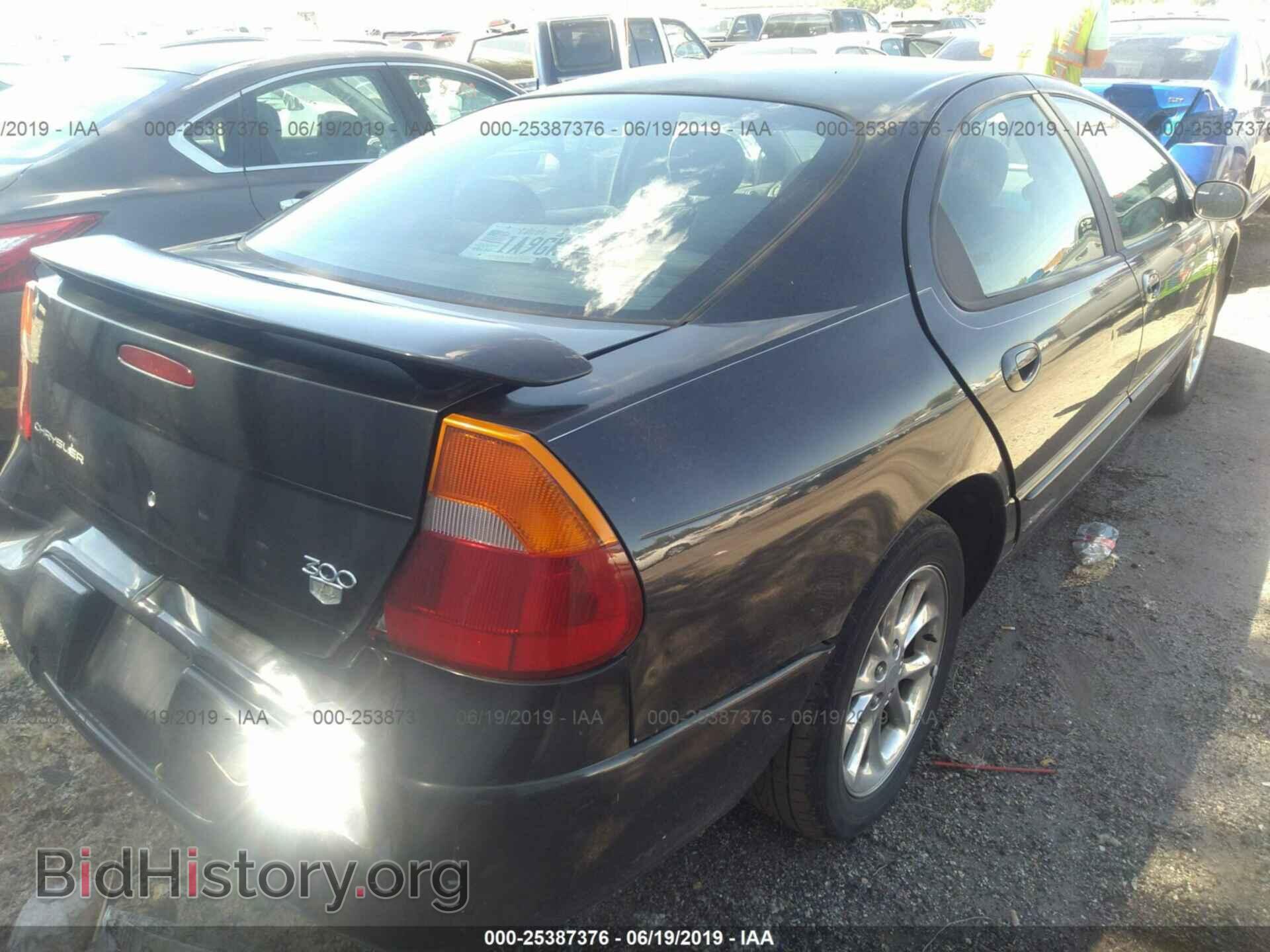 2000 CHRYSLER 300M - VIN: 2C3HE66G9YH335782 - Photo 4