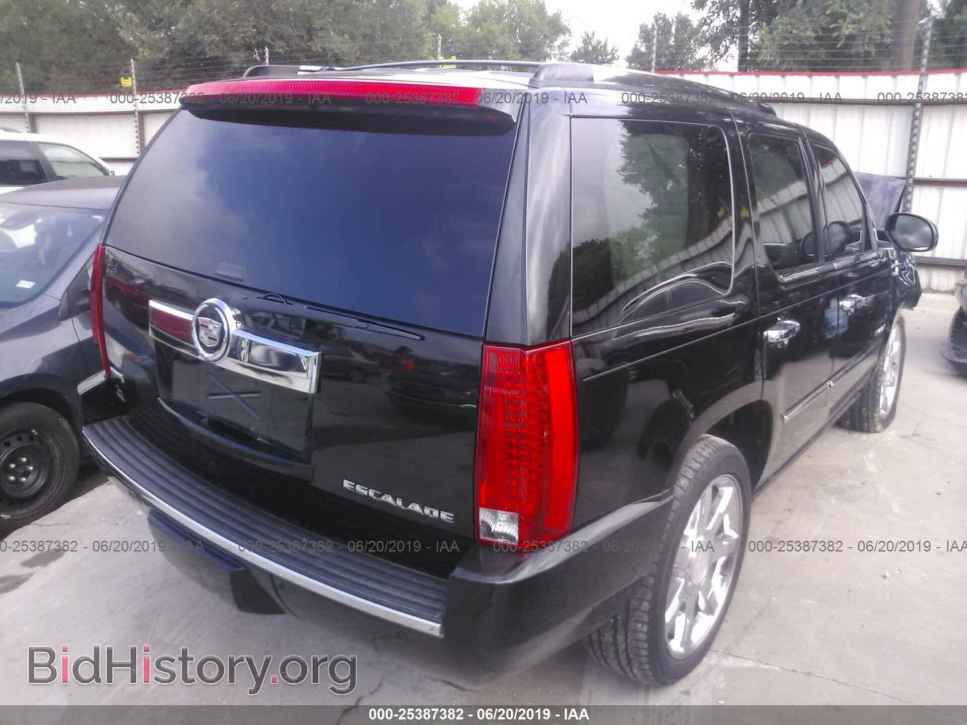 2011 CADILLAC ESCALADE - VIN: 1GYS4CEF1BR362245 - Фото 4