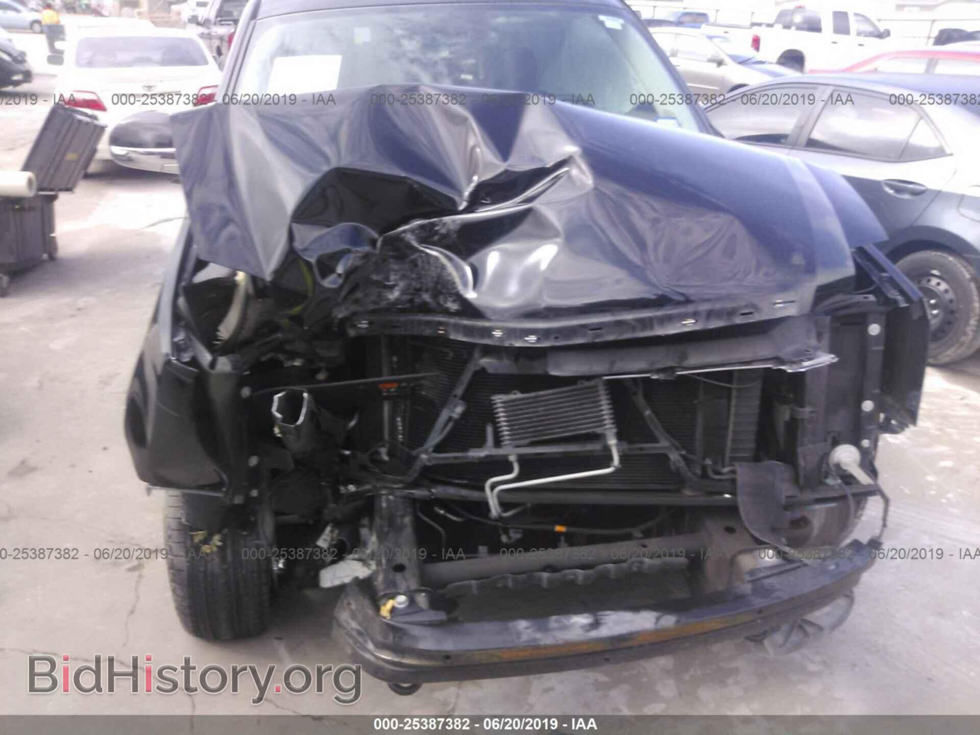 2011 CADILLAC ESCALADE - VIN: 1GYS4CEF1BR362245 - Фото 6