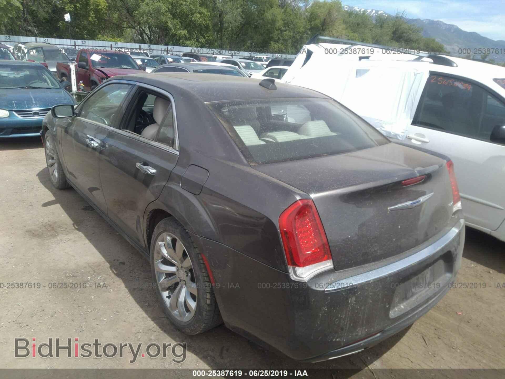 2018 CHRYSLER 300 - VIN: 2C3CCAEG7JH324483 - Фото 3