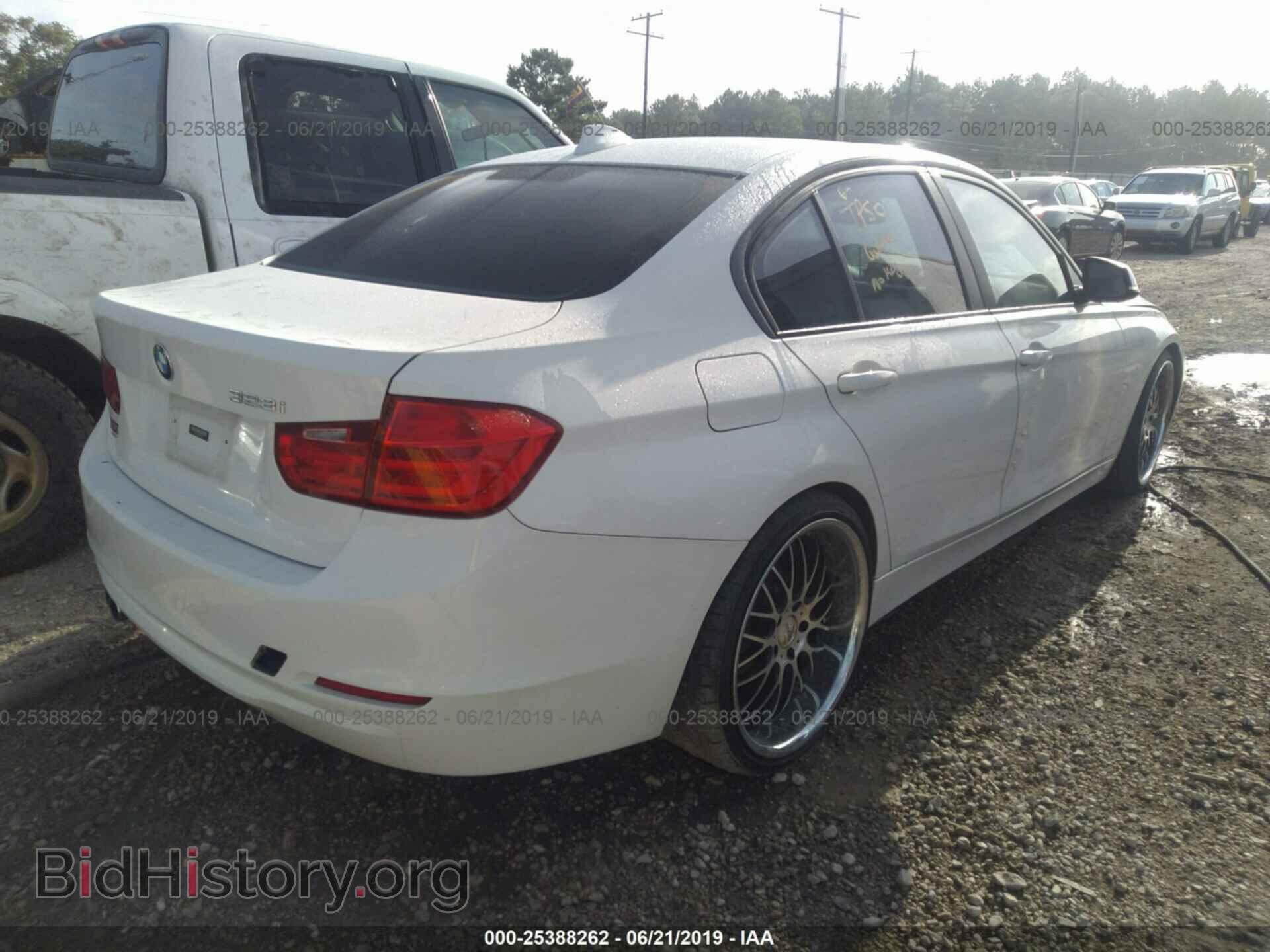 2013 BMW 328 - VIN: WBA3A5C59DF358700 - Фото 4
