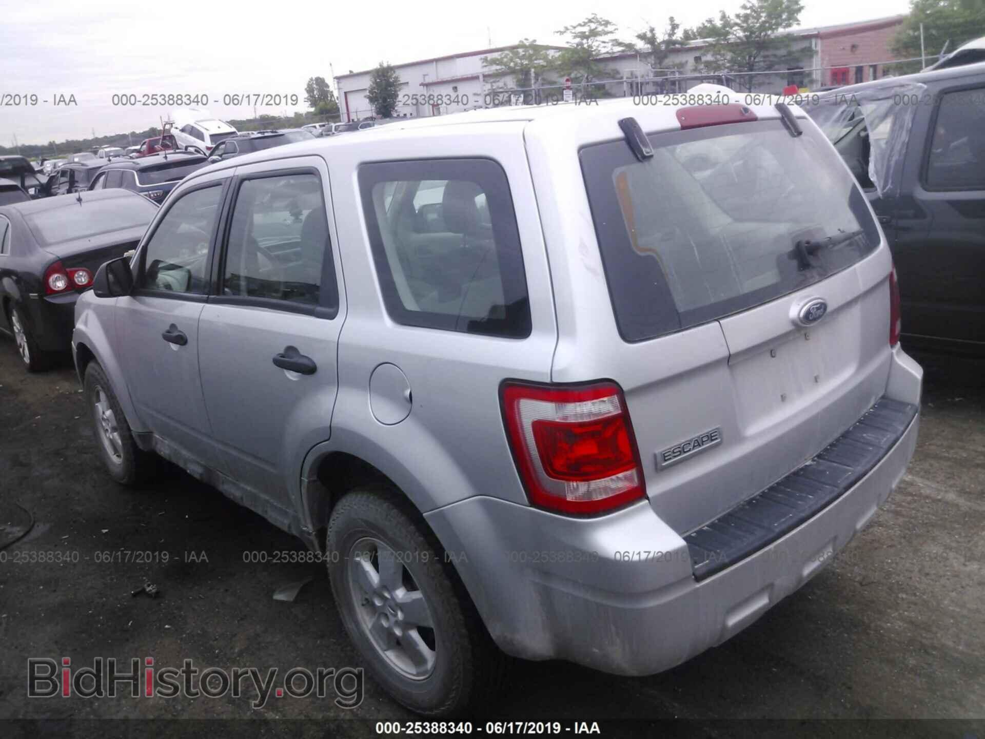 2009 FORD ESCAPE - VIN: 1FMCU02759KD01727 - Фото 3