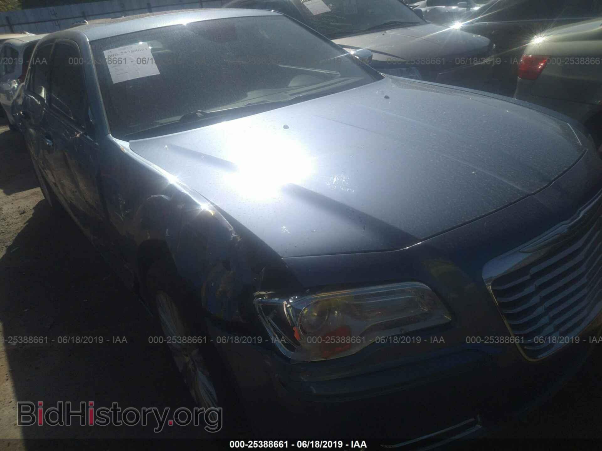 Photo 2C3CK6CT2BH563246 - CHRYSLER 300C 2011
