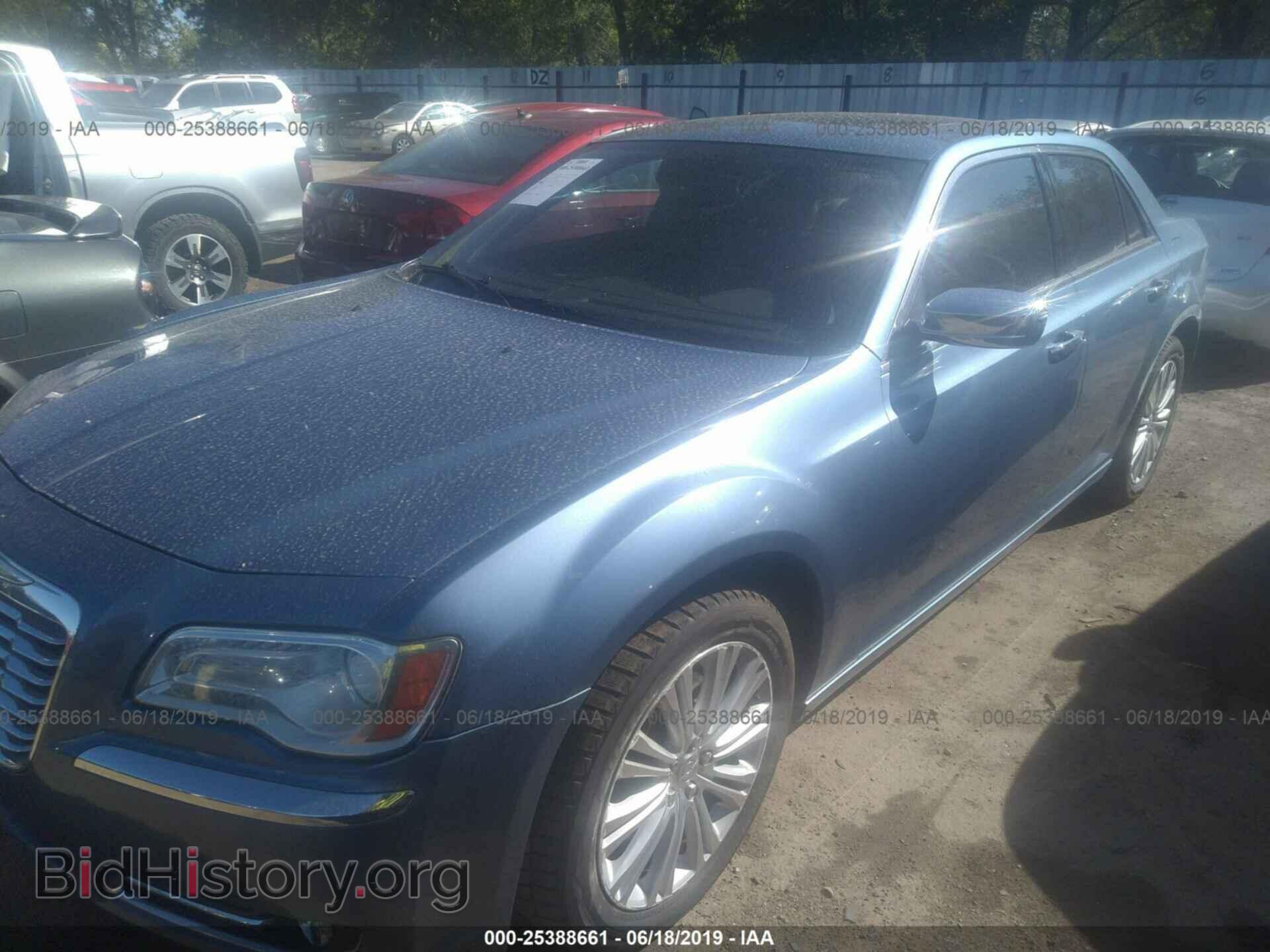 2011 CHRYSLER 300C - VIN: 2C3CK6CT2BH563246 - Фото 2