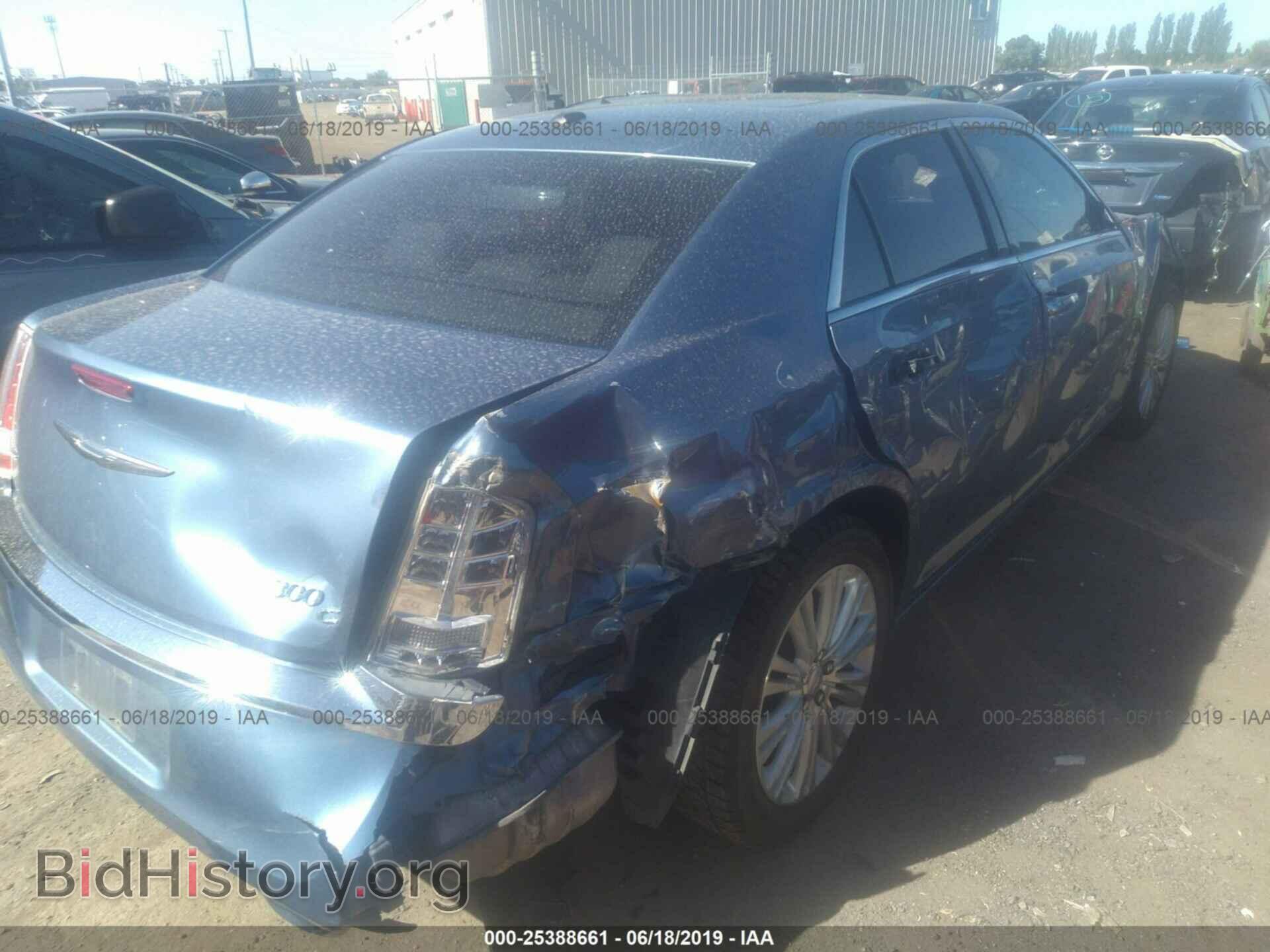 2011 CHRYSLER 300C - VIN: 2C3CK6CT2BH563246 - Фото 4
