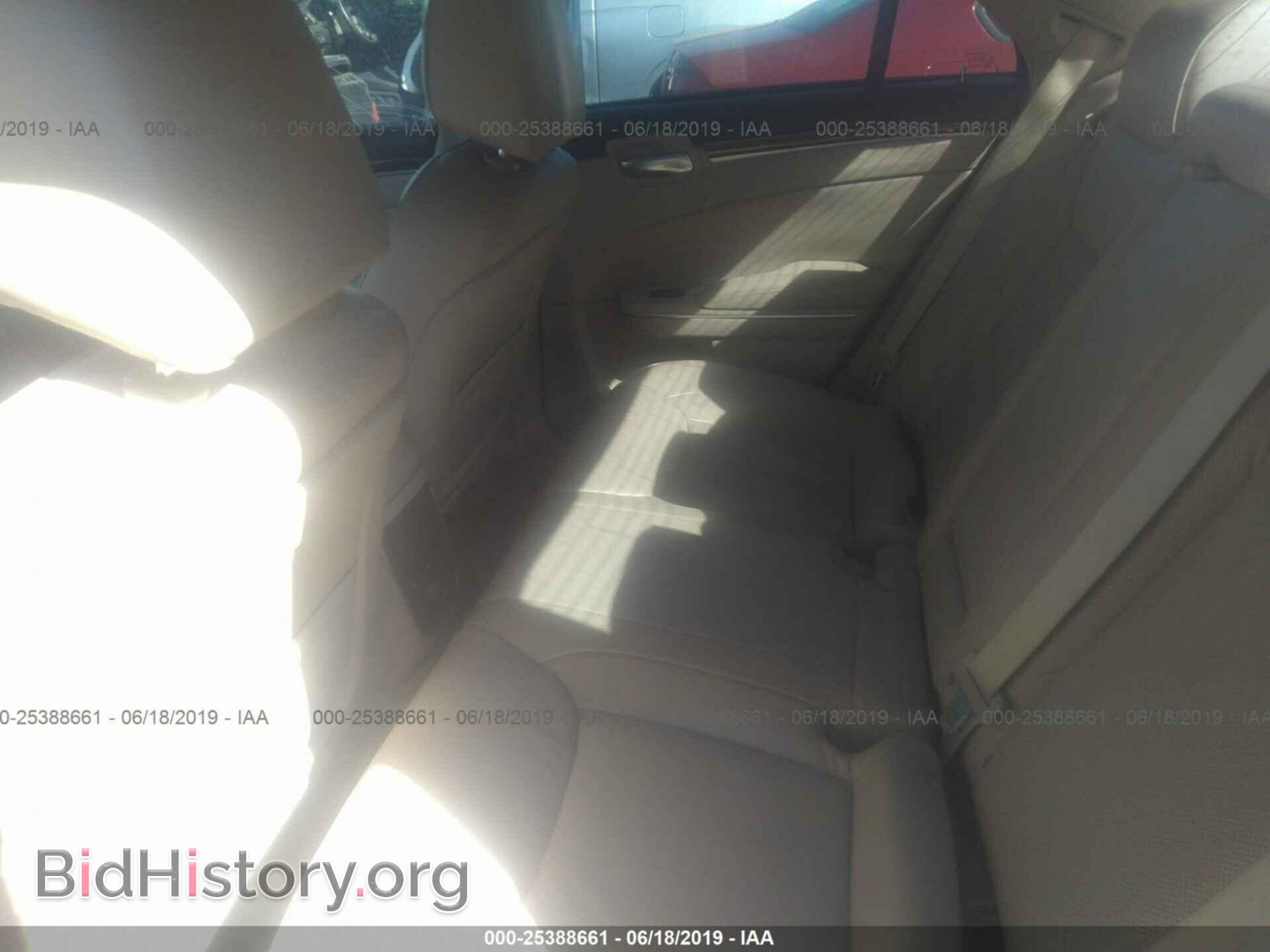 2011 CHRYSLER 300C - VIN: 2C3CK6CT2BH563246 - Фото 8