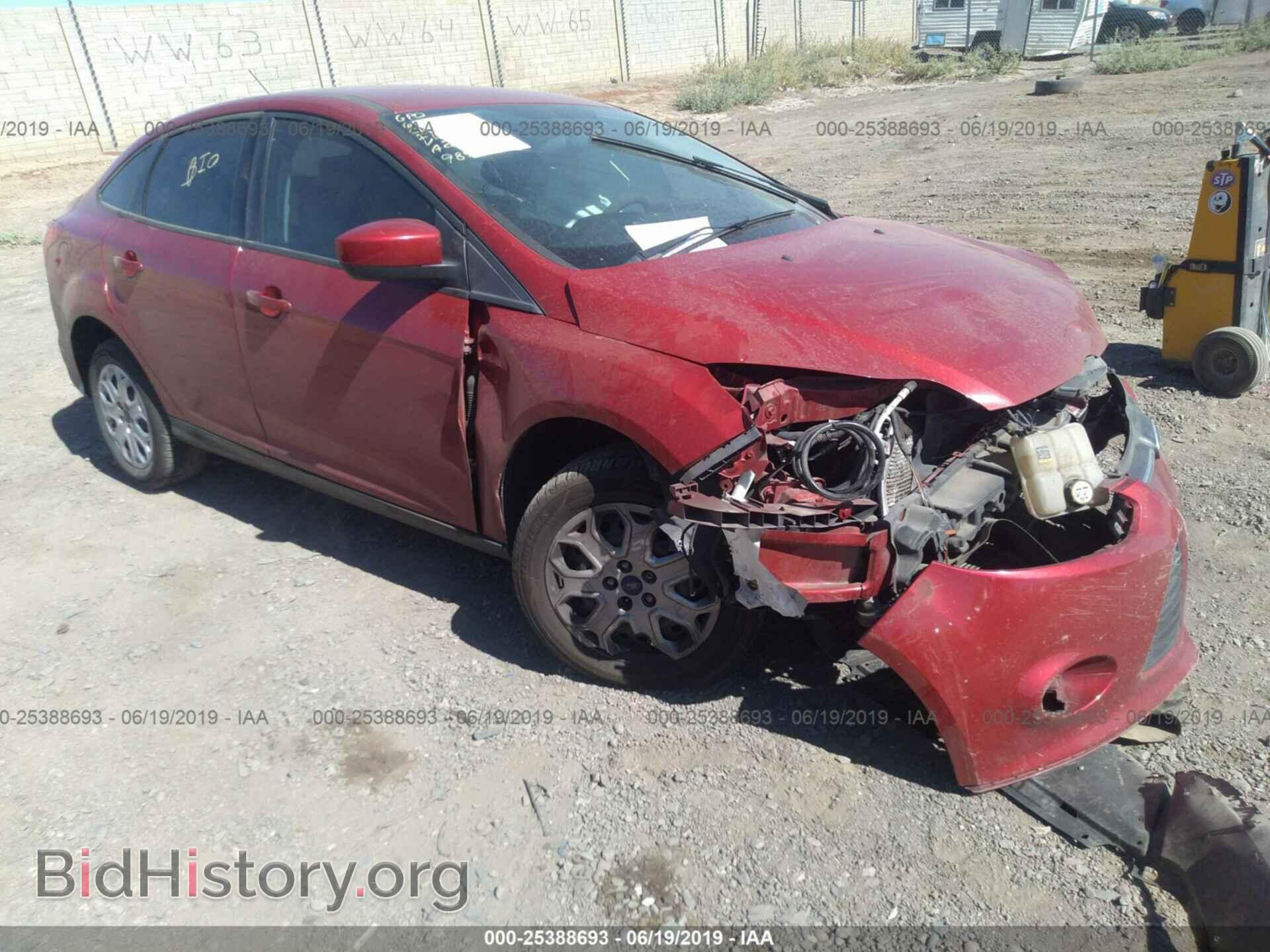 Photo 1FAHP3F24CL356405 - FORD FOCUS 2012
