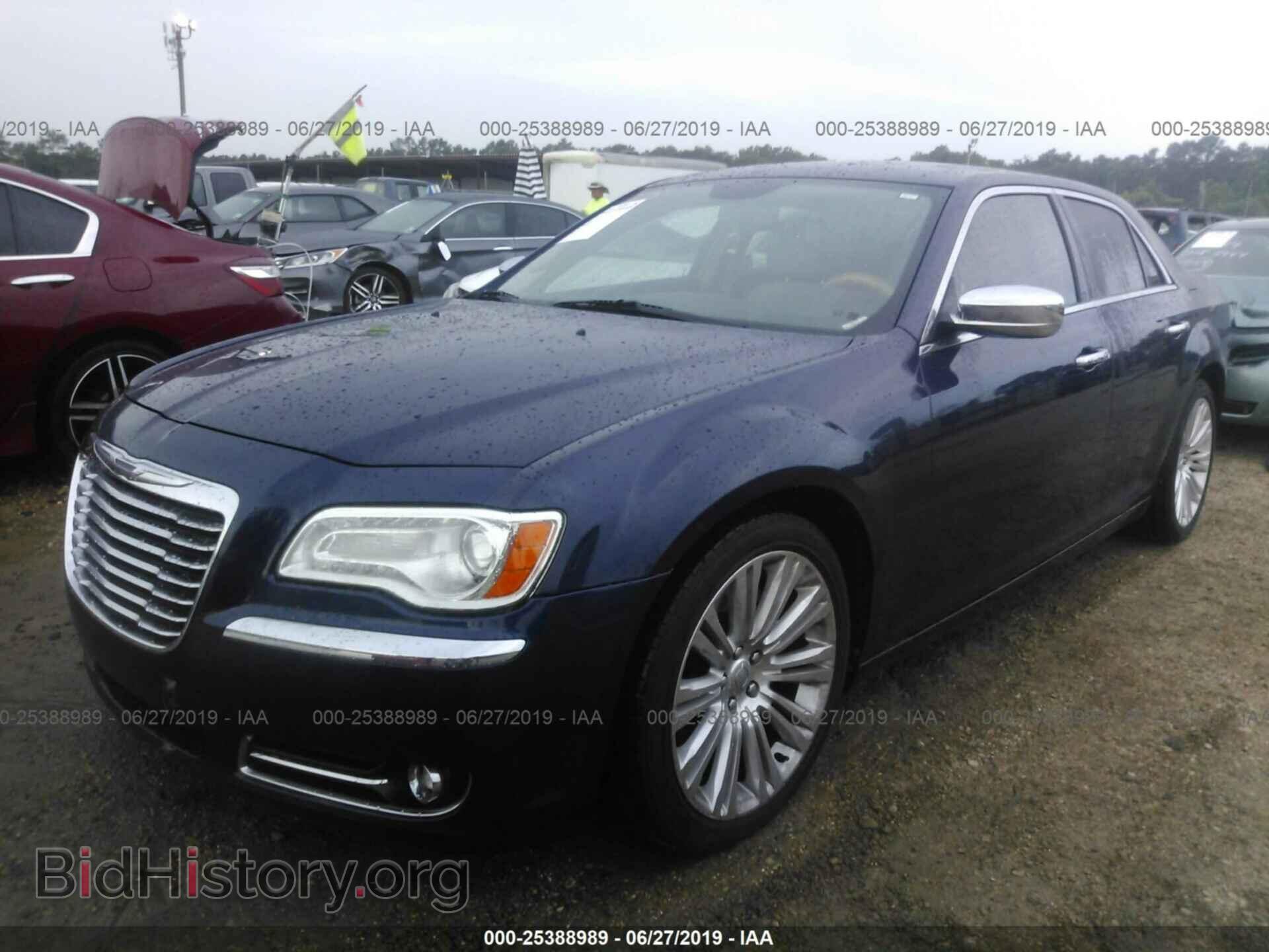 2013 CHRYSLER 300C - VIN: 2C3CCAETXDH659223 - Фото 2