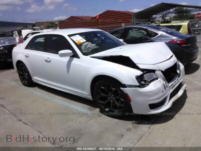 2017 Chrysler 300 S, белый — VIN 2C3CCABT1HH512346, IAAI