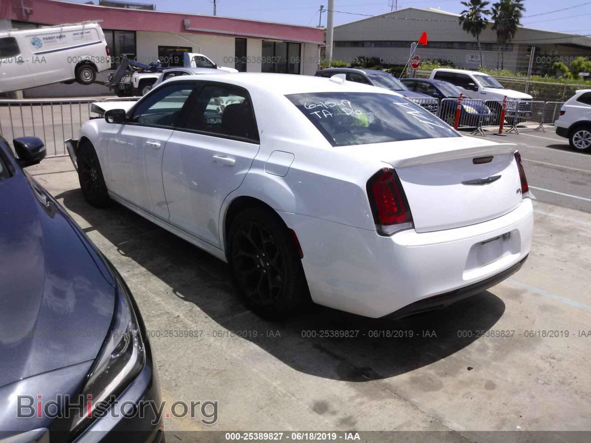 2017 CHRYSLER 300 - VIN: 2C3CCABT1HH512346 - Фото 3