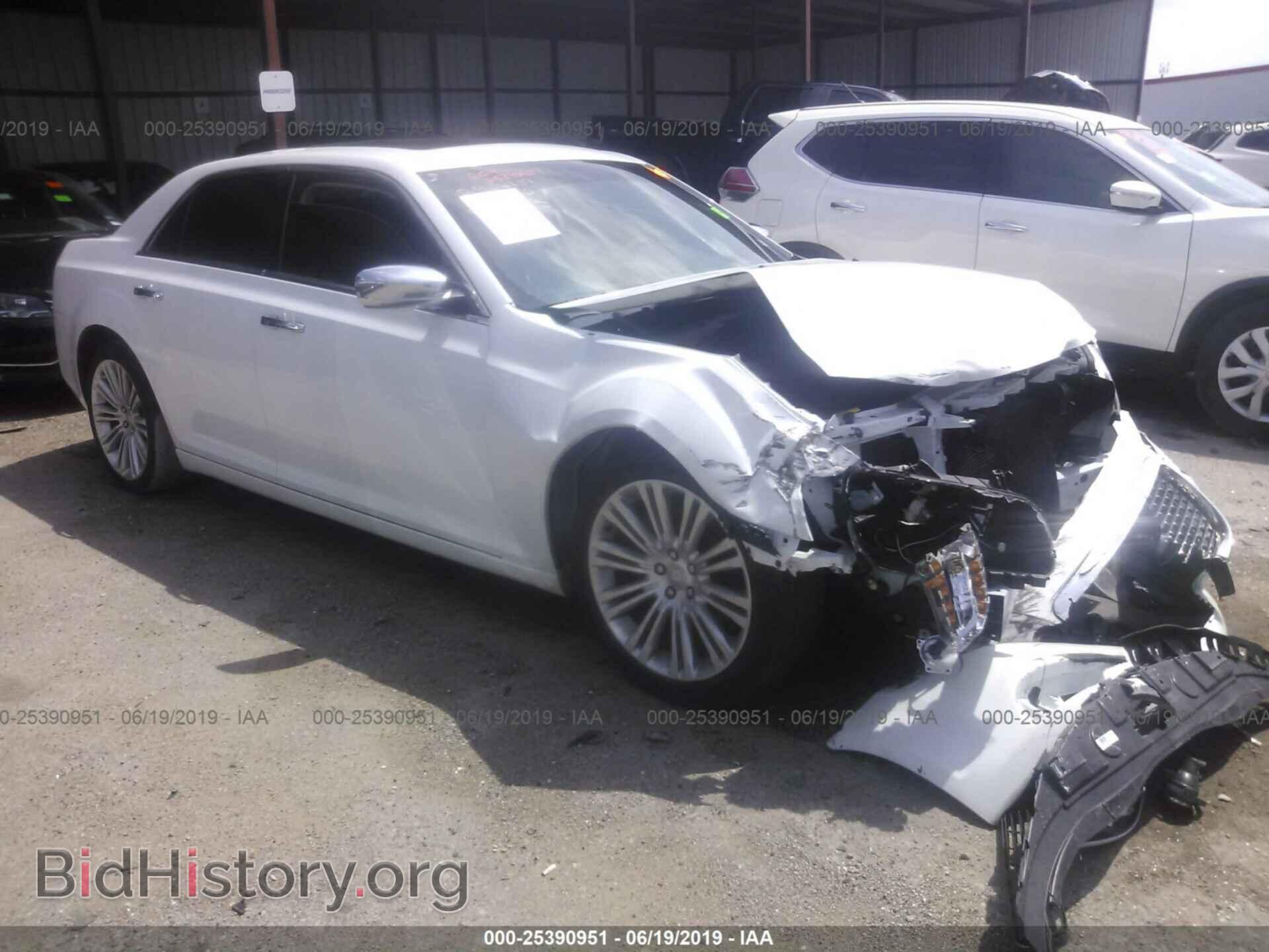 Фотография 2C3CCAET8EH382959 - CHRYSLER 300C 2014