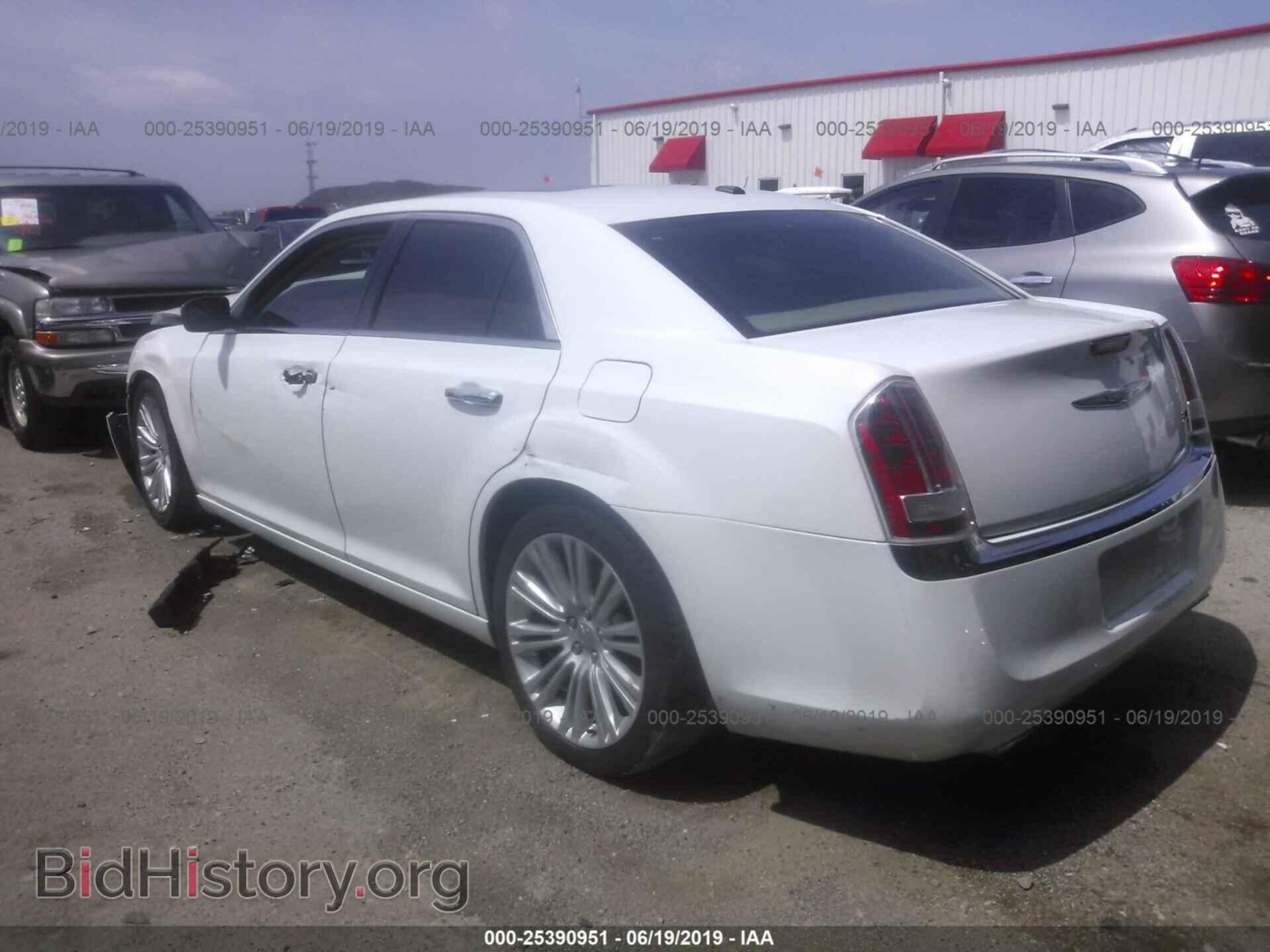 2014 CHRYSLER 300C - VIN: 2C3CCAET8EH382959 - Photo 3