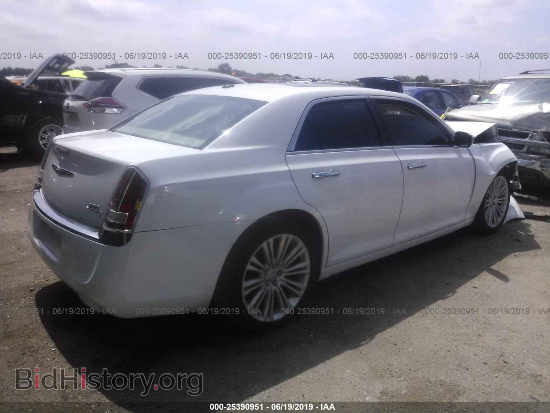 2014 CHRYSLER 300C - VIN: 2C3CCAET8EH382959 - Photo 4