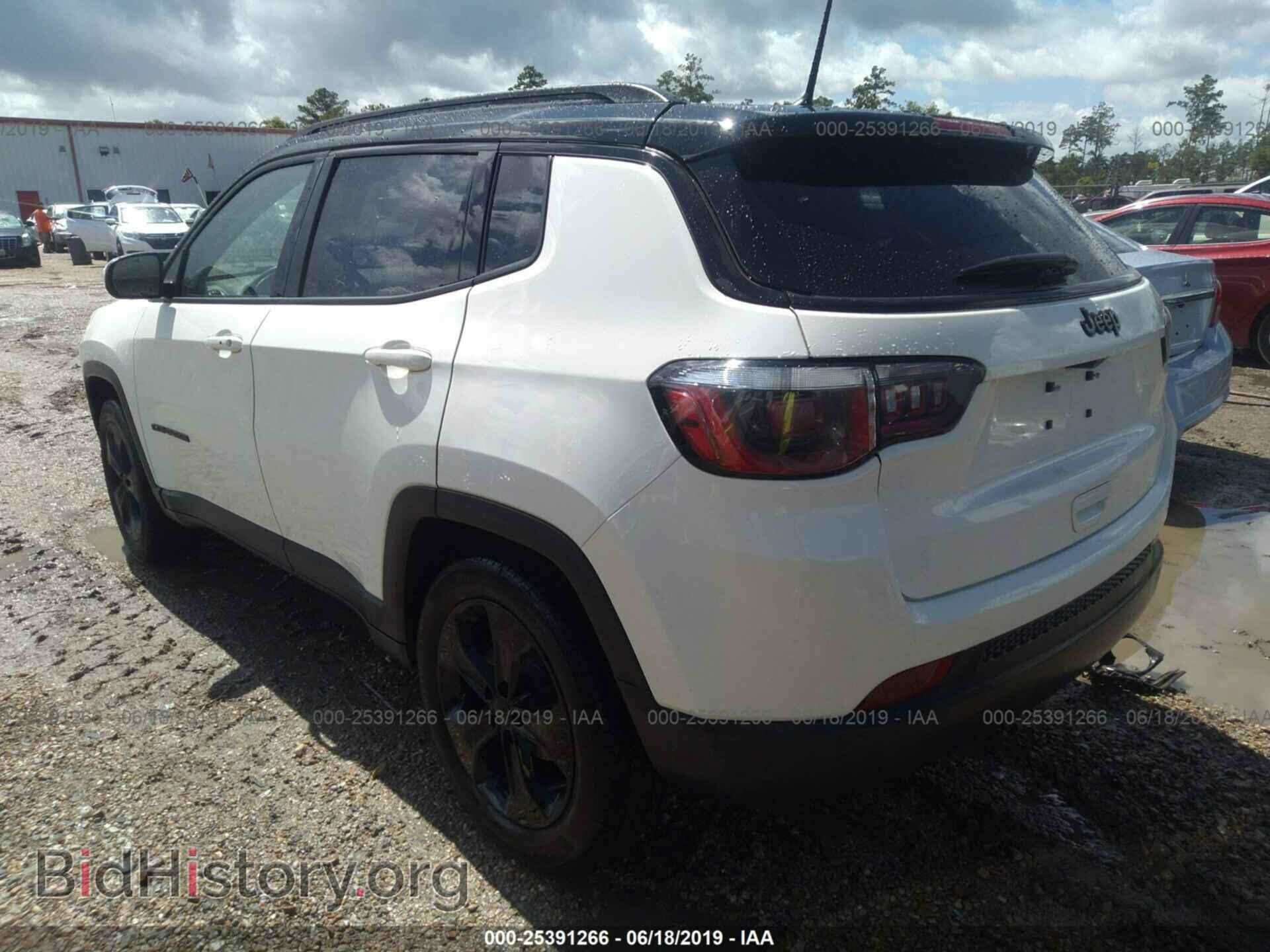 2018 JEEP COMPASS - VIN: 3C4NJCBB8JT358910 - Фото 3
