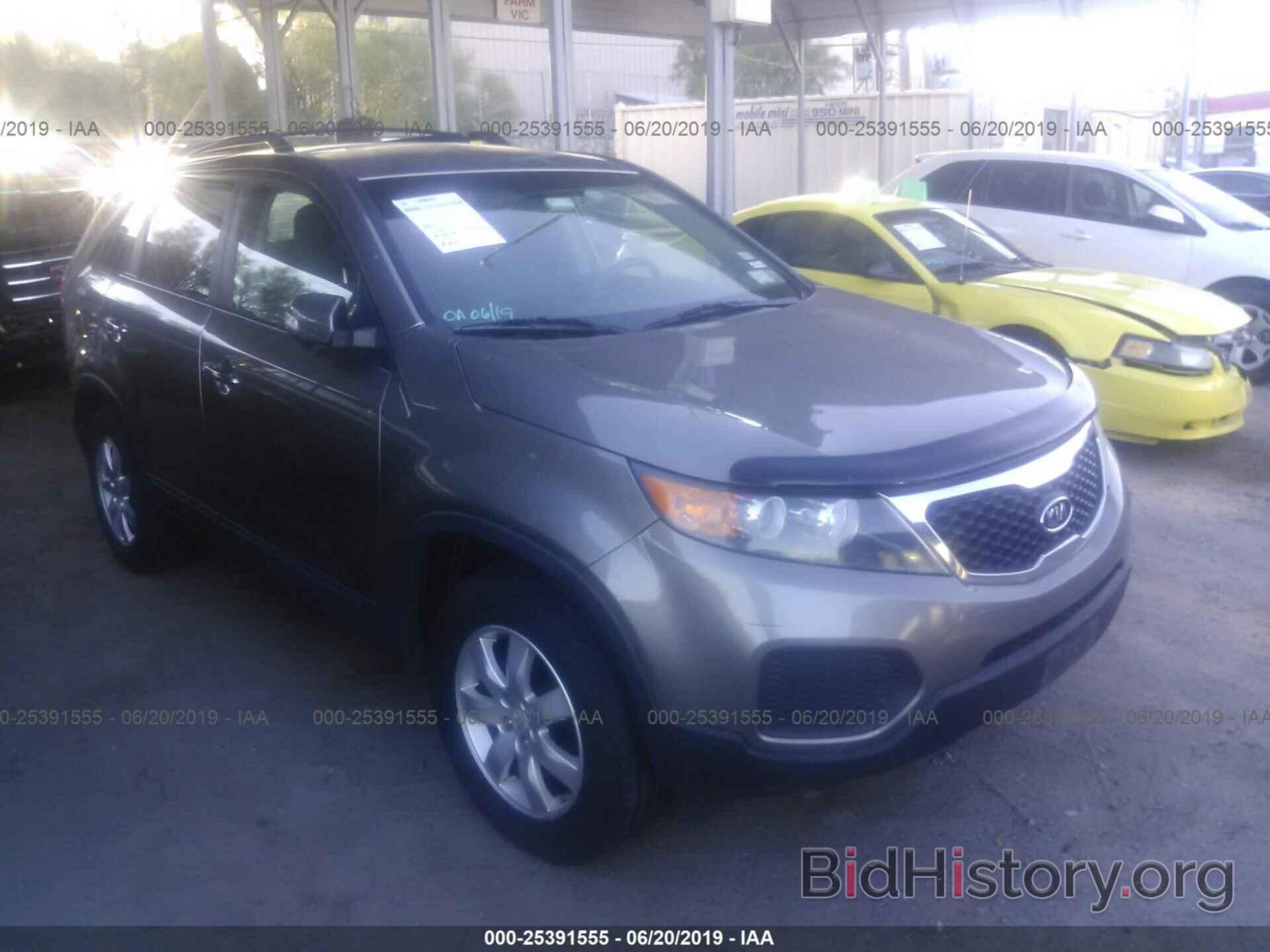 Photo 5XYKT3A11BG181289 - KIA SORENTO 2011