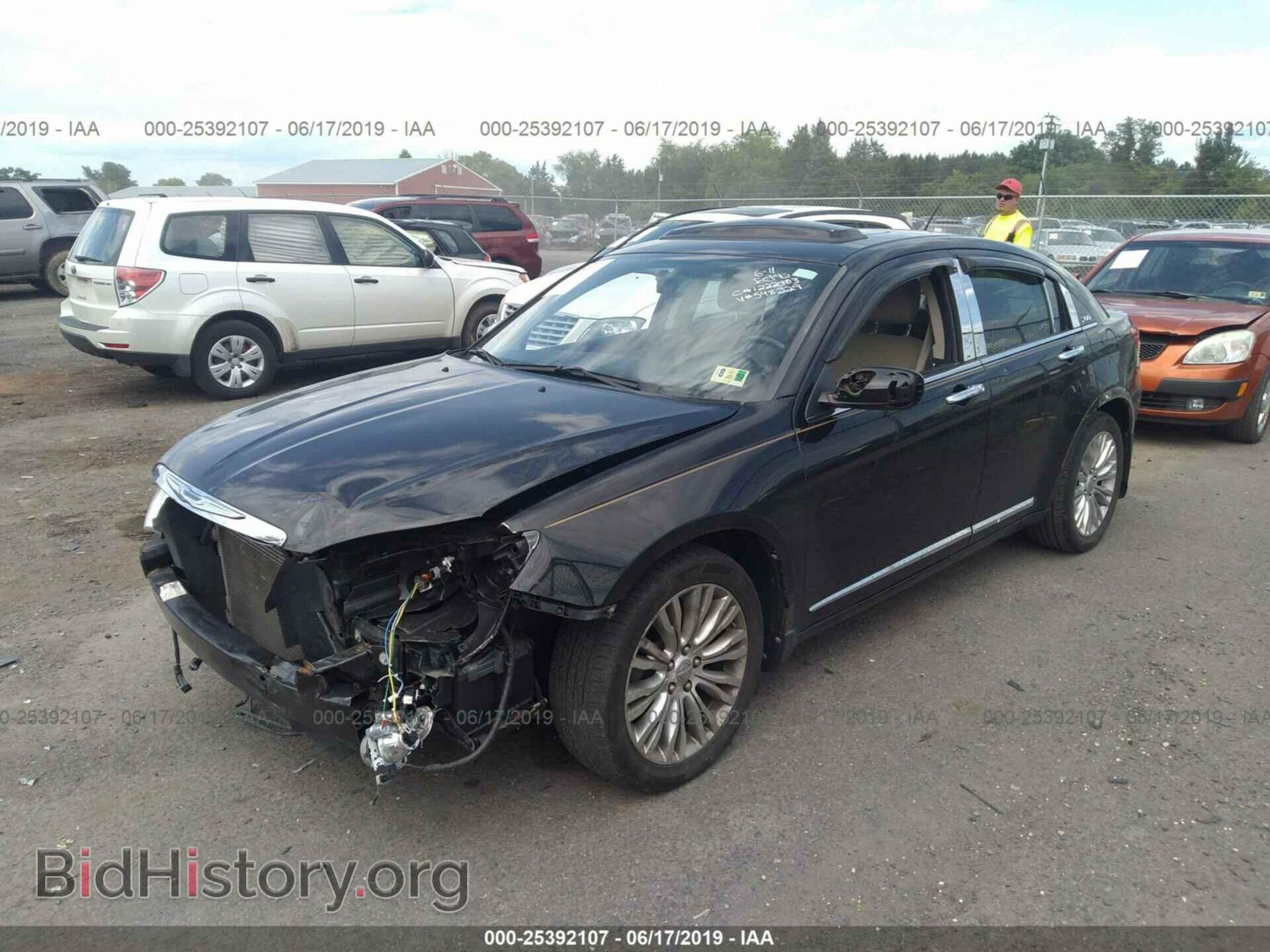 2011 CHRYSLER 200 - VIN: 1C3BC2FG5BN548229 - Photo 2