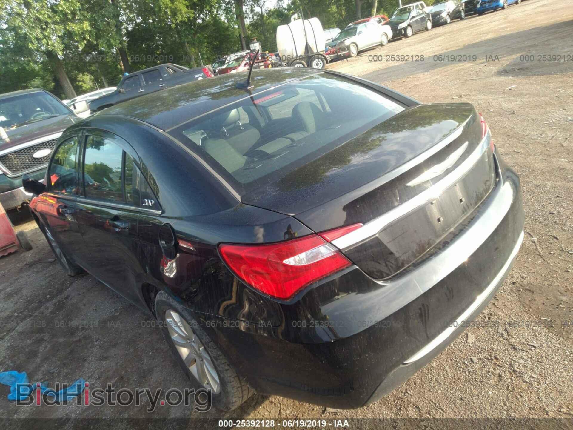 2011 CHRYSLER 200 - VIN: 1C3BC1FB1BN625144 - Фото 3