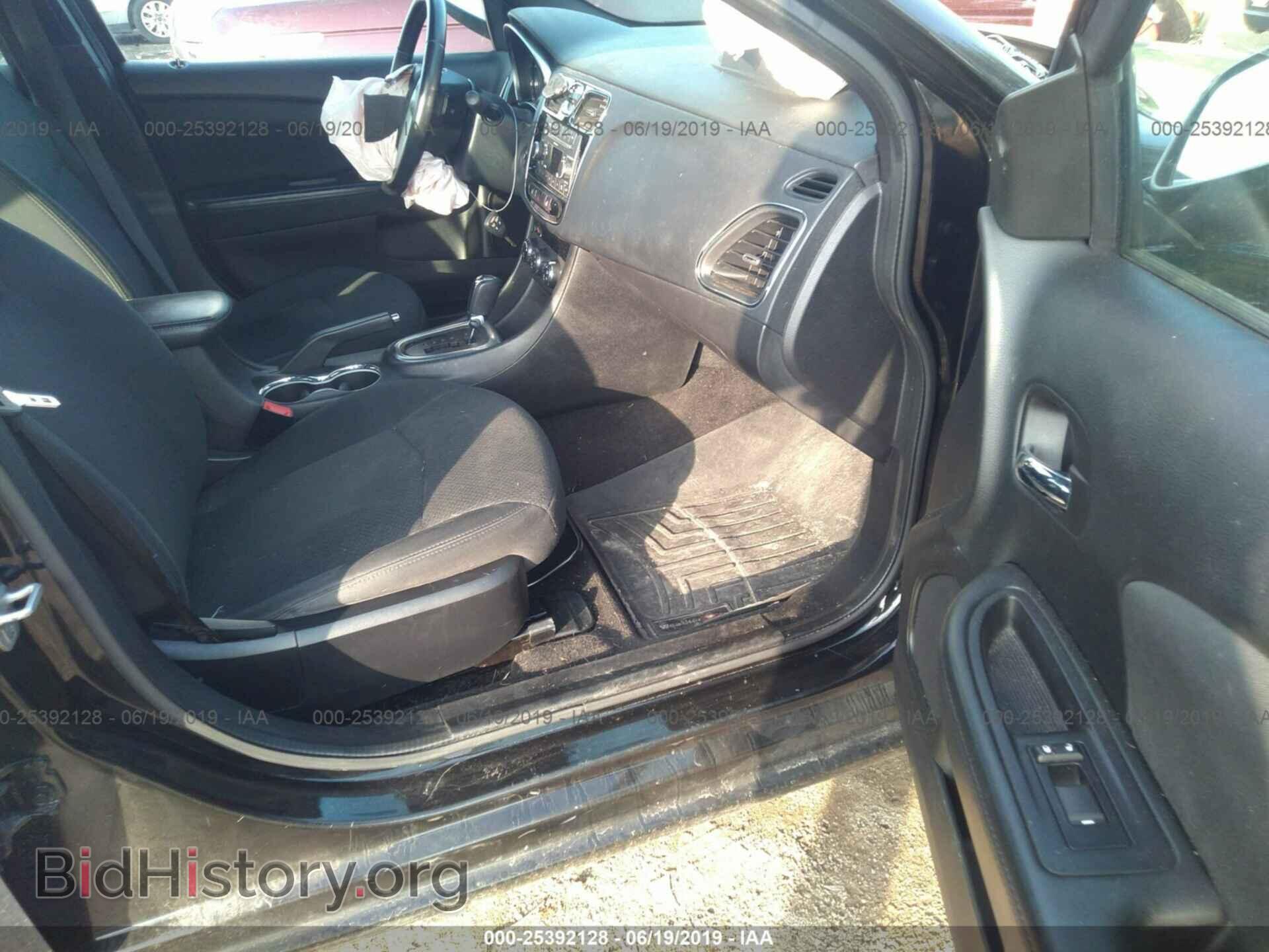 2011 CHRYSLER 200 - VIN: 1C3BC1FB1BN625144 - Фото 5