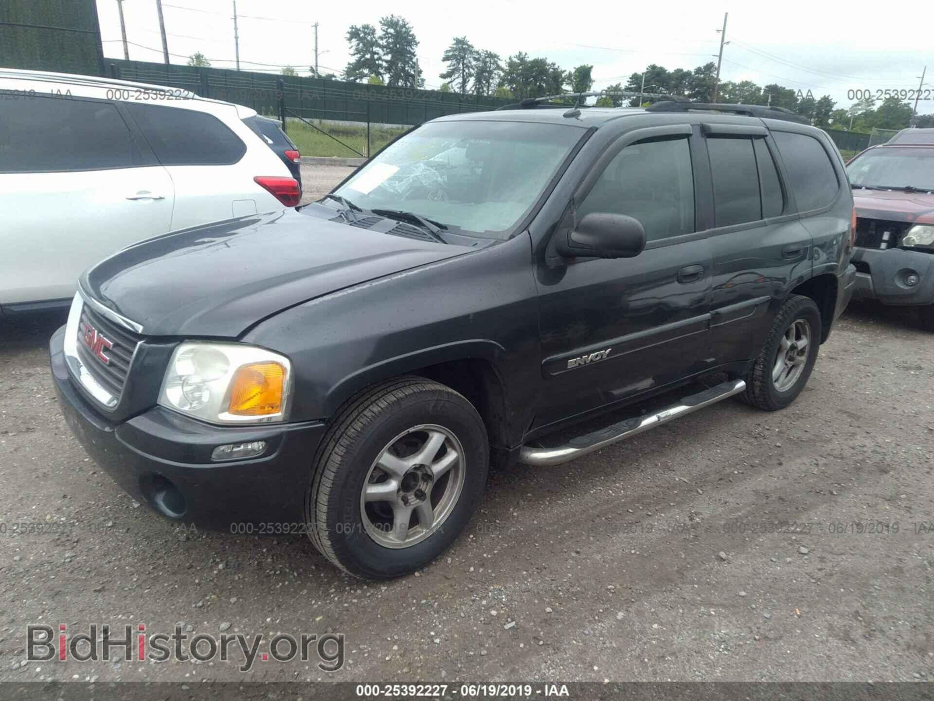2005 GMC ENVOY - VIN: 1GKDT13S352130687 - Фото 2
