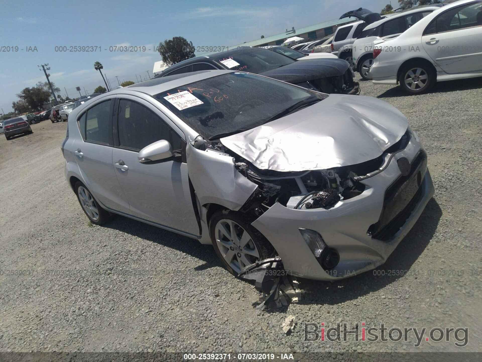 Фотография JTDKDTB33G1131076 - TOYOTA PRIUS C 2016