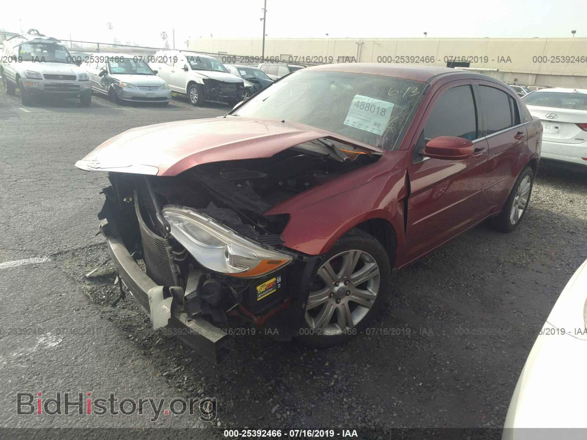 2012 CHRYSLER 200 - VIN: 1C3CCBABXCN208110 - Фото 2