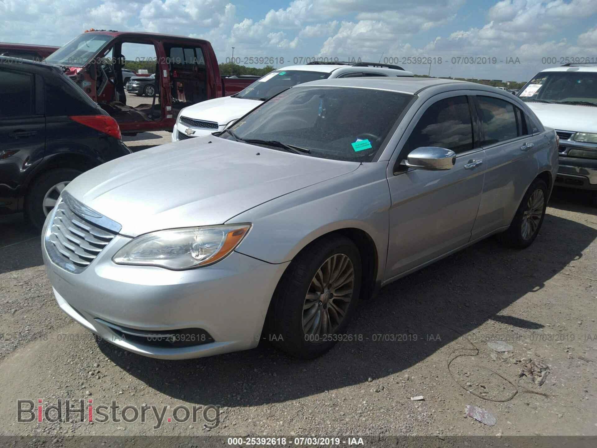 2011 CHRYSLER 200 - VIN: 1C3BC2FG4BN503119 - Фото 2