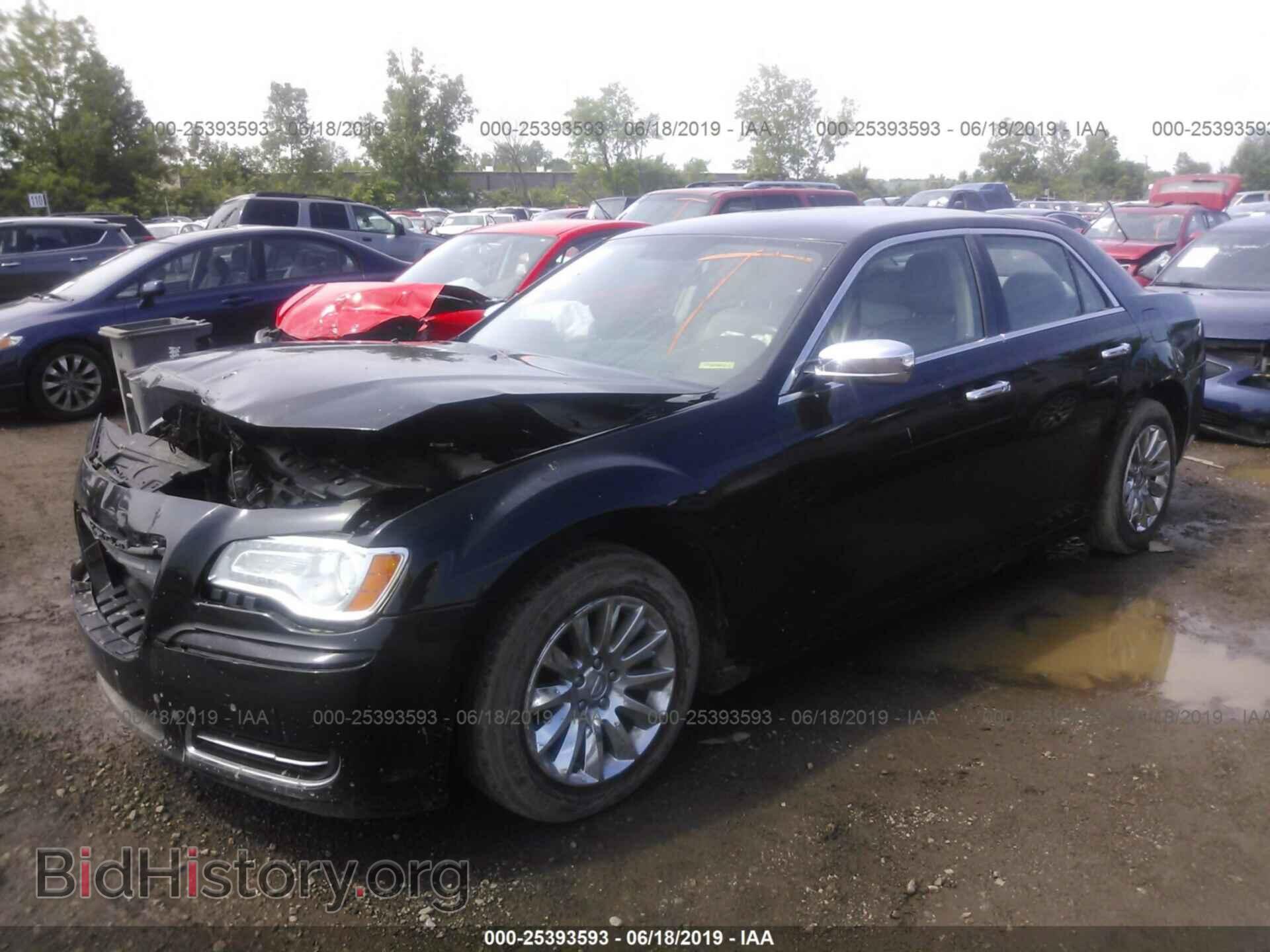 2014 CHRYSLER 300 - VIN: 2C3CCAAG7EH127969 - Фото 2