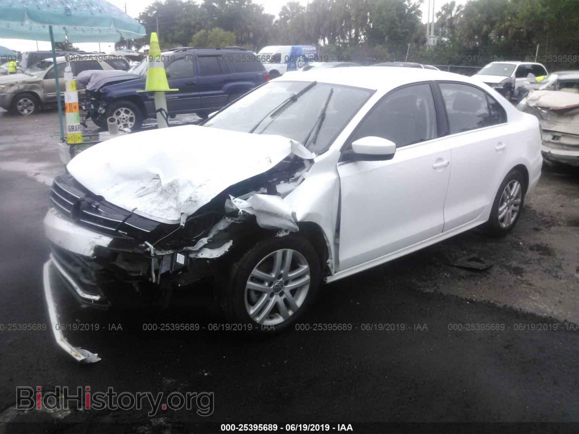 2017 VOLKSWAGEN JETTA - VIN: 3VW2B7AJ4HM378248 - Photo 2