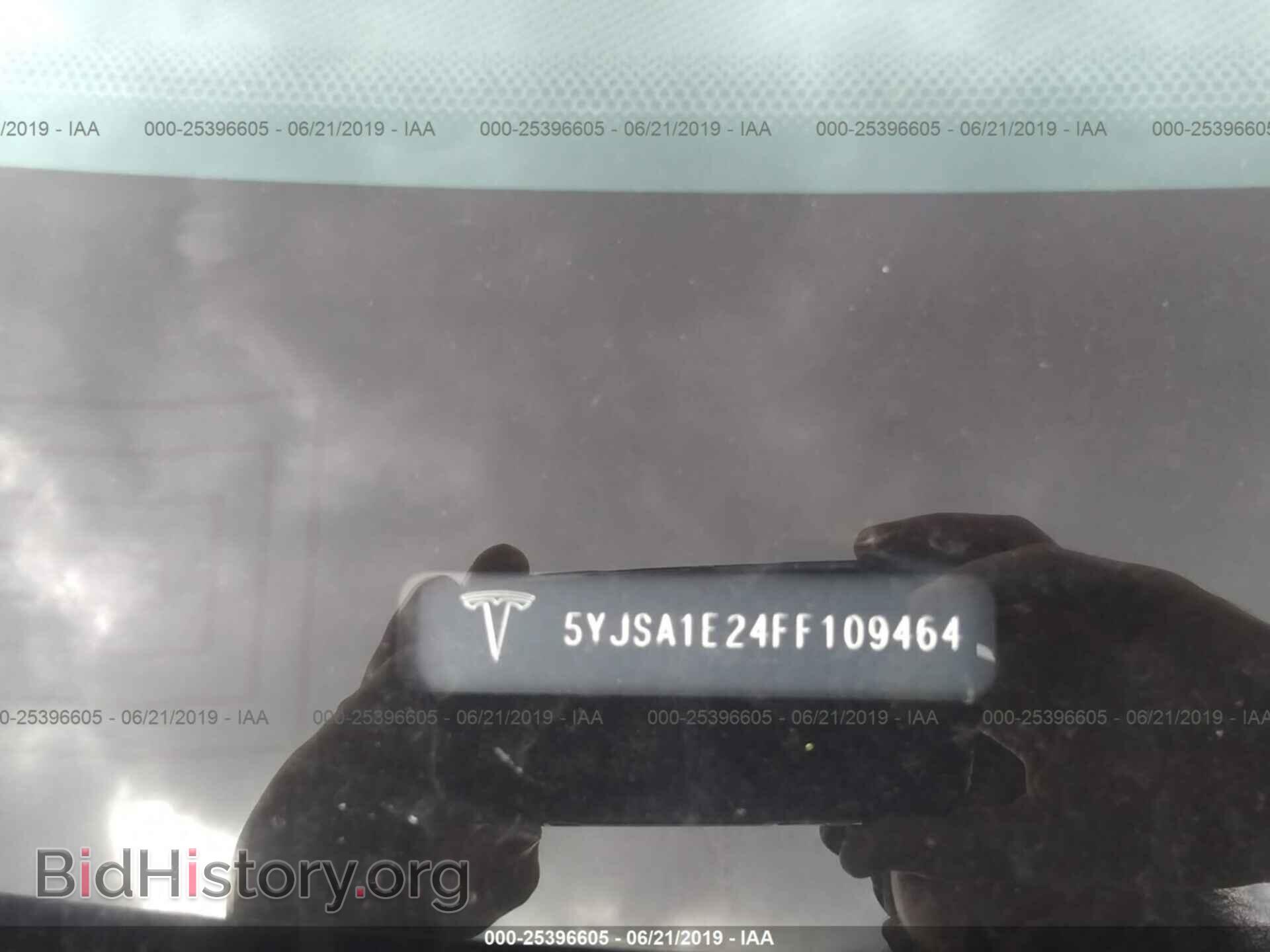2015 TESLA MODEL S - VIN: 5YJSA1E24FF109464 - Фото 9
