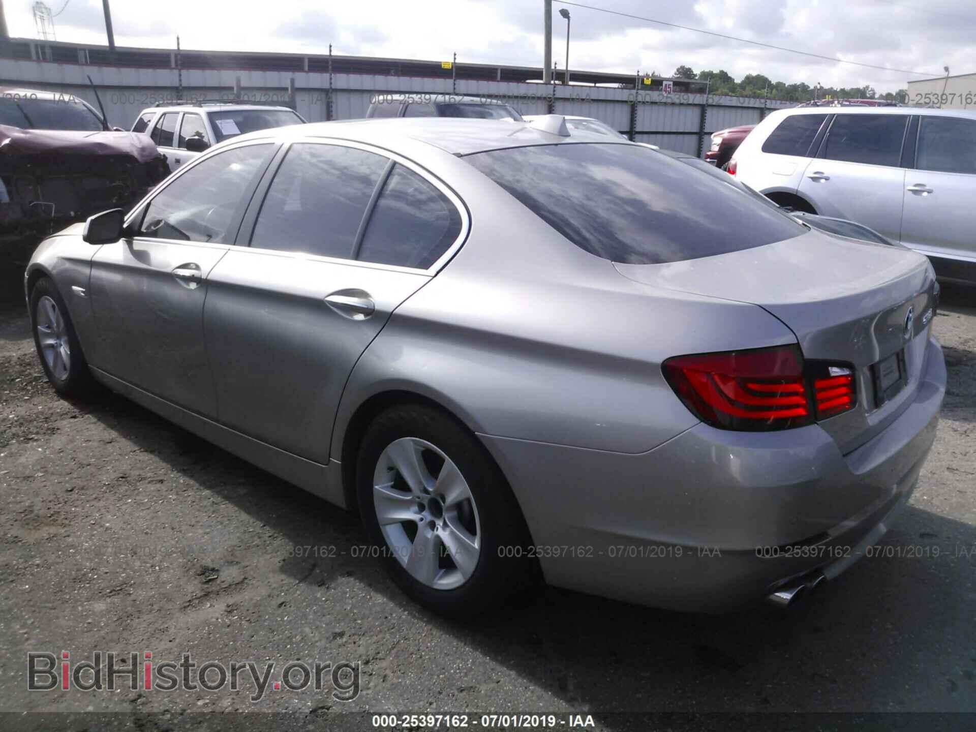 2011 BMW 528 - VIN: WBAFR1C53BC742999 - Фото 3