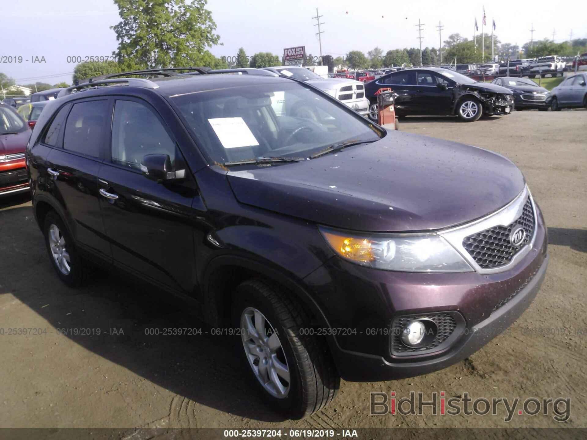 Photo 5XYKT3A1XBG170906 - KIA SORENTO 2011