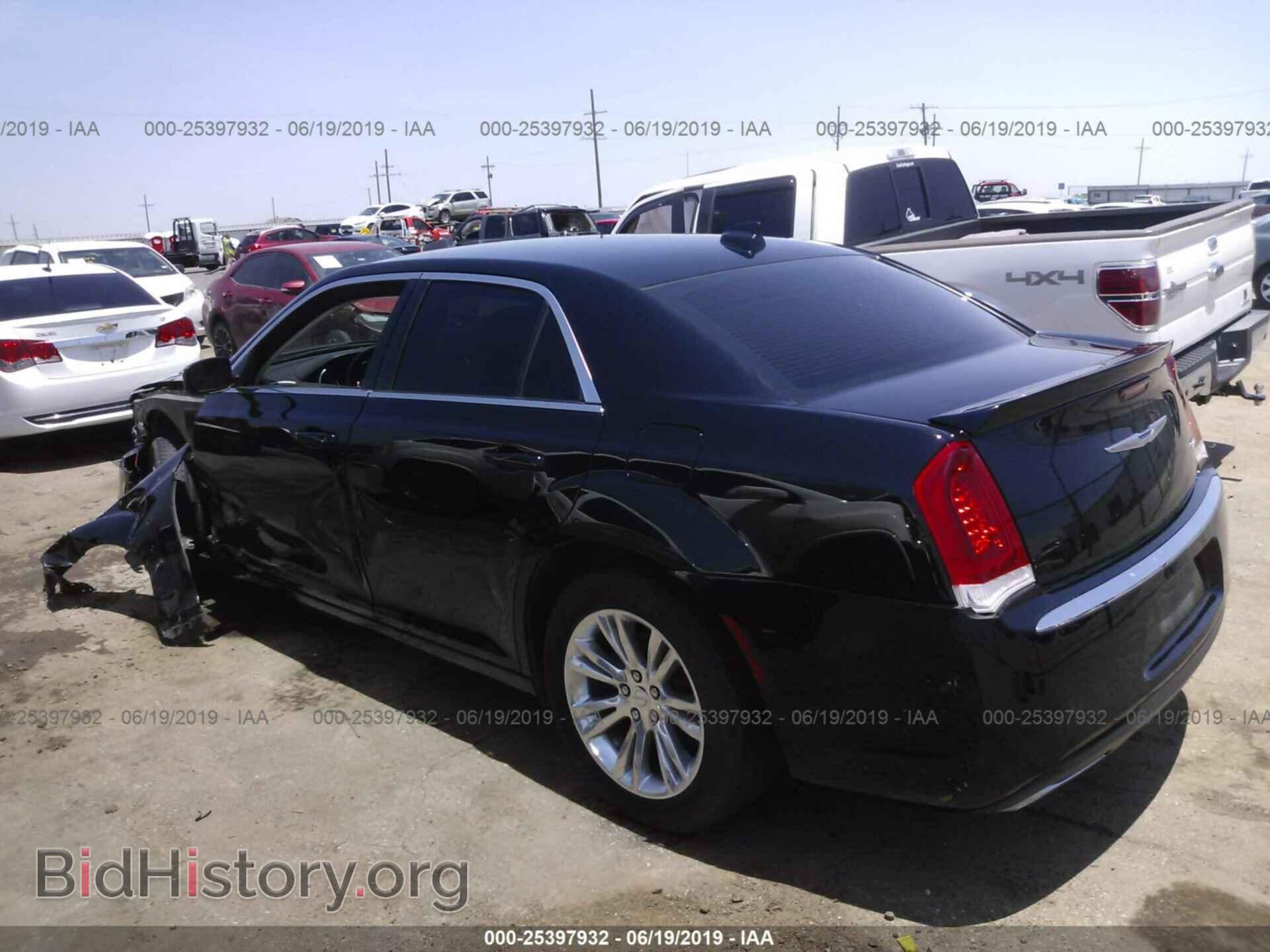 2017 CHRYSLER 300 - VIN: 2C3CCAAG2HH521707 - Фото 3