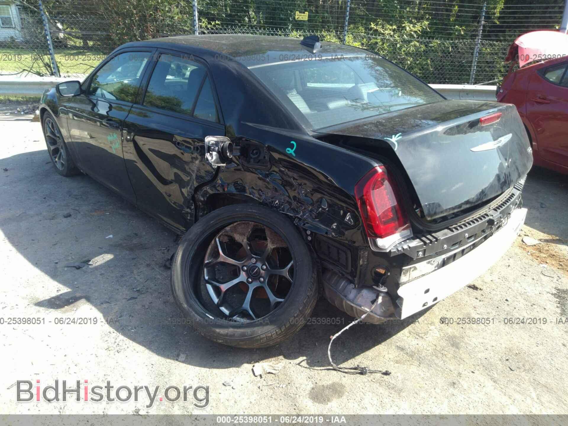 2017 CHRYSLER 300 - VIN: 2C3CCABG9HH582387 - Фото 3