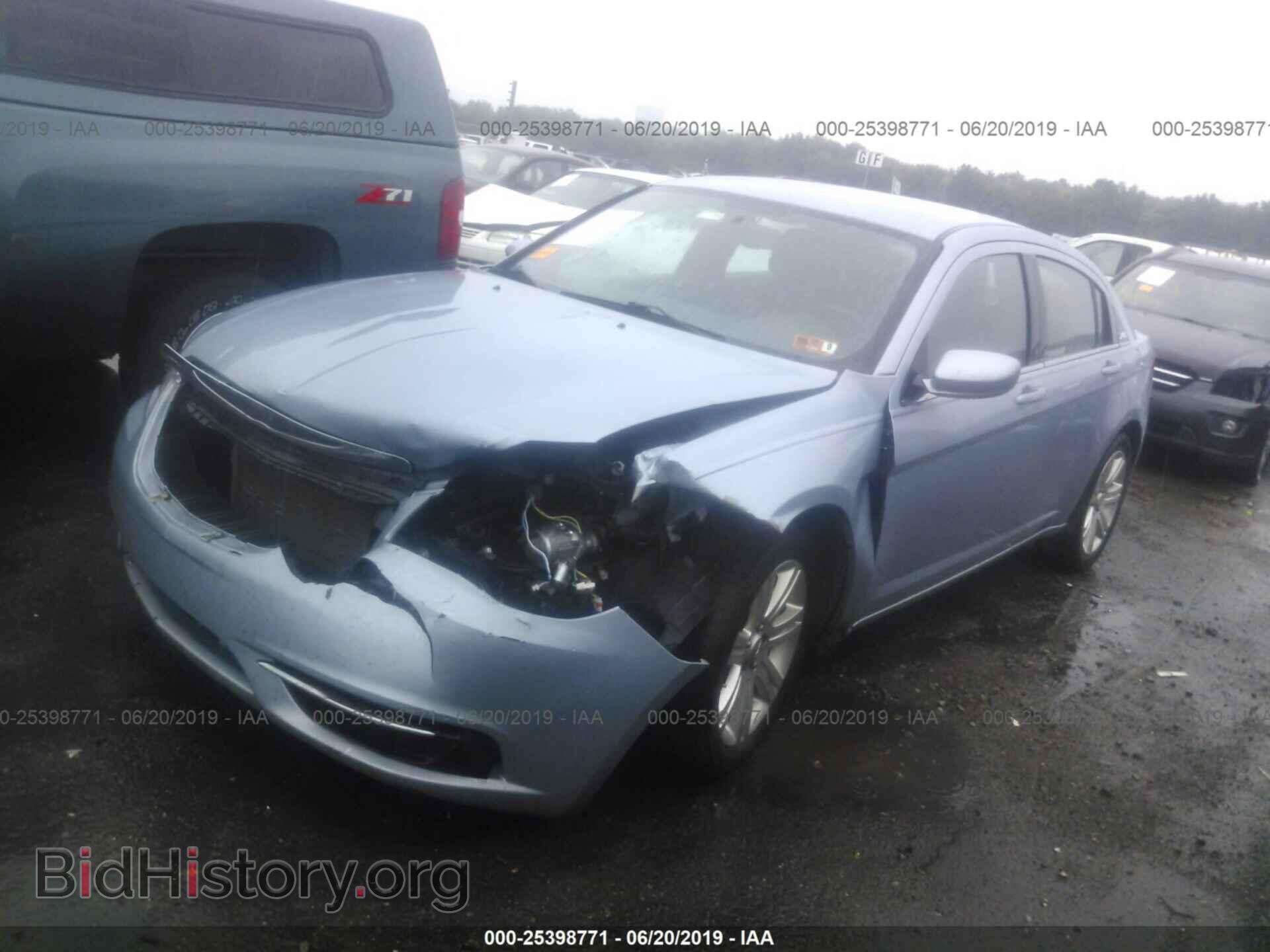 2013 CHRYSLER 200 - VIN: 1C3CCBBB9DN617134 - Photo 2