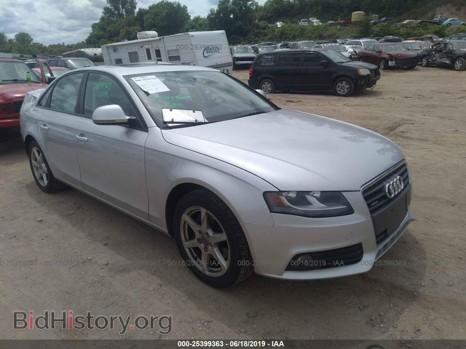 Фотография WAULF78KX9A147201 - AUDI A4 2009