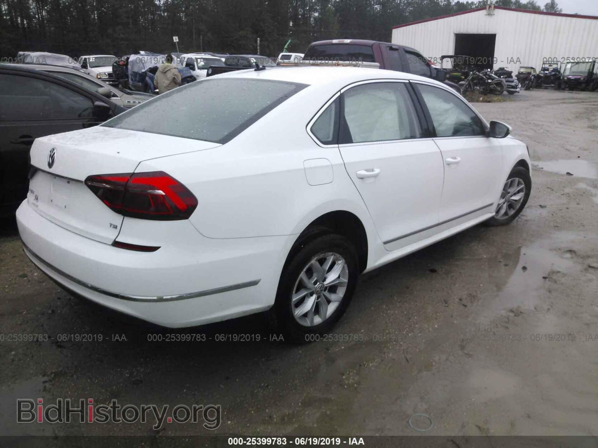 2017 VOLKSWAGEN PASSAT - VIN: 1VWAT7A31HC015823 - Фото 4