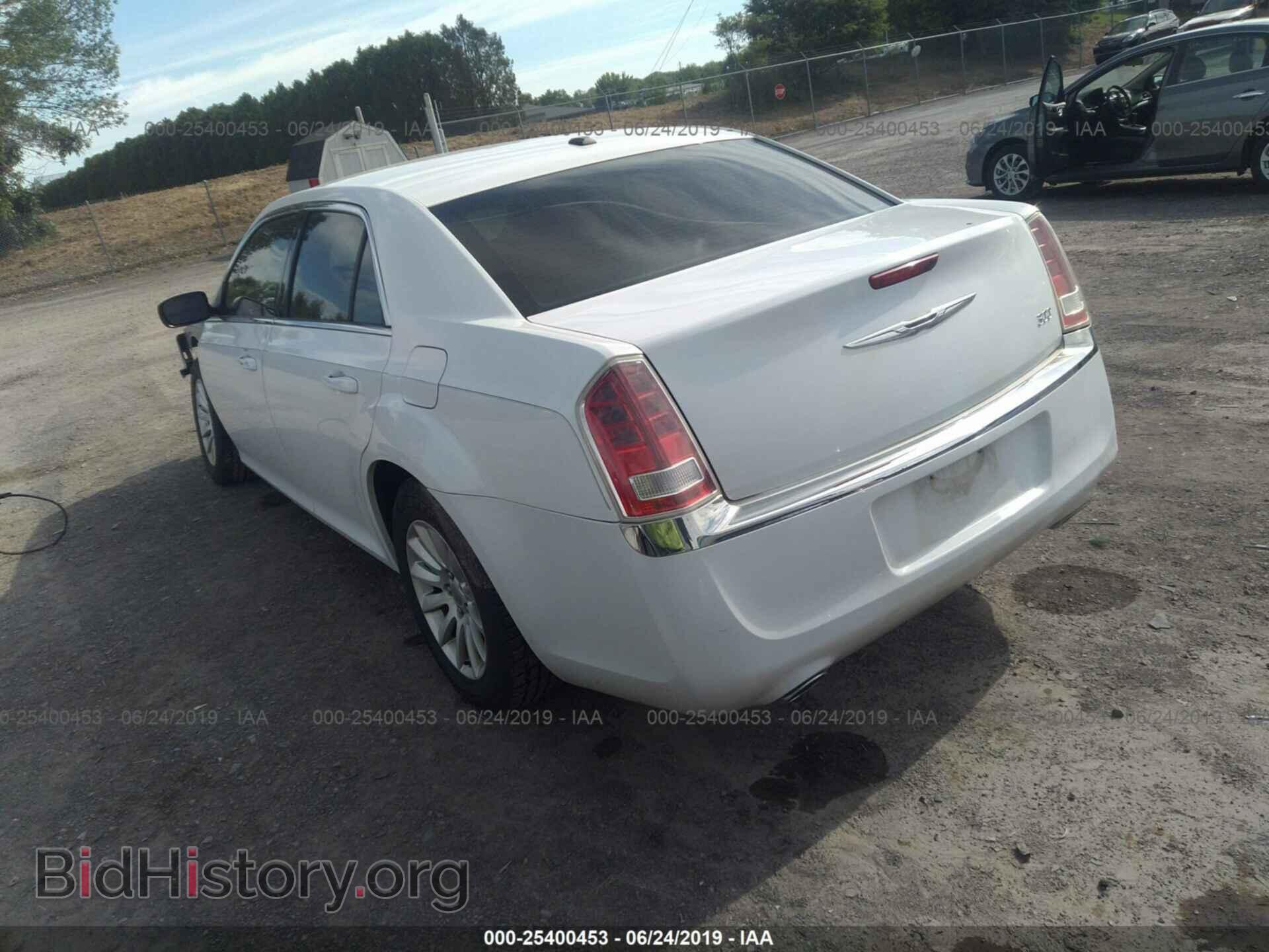 2012 CHRYSLER 300 - VIN: 2C3CCAAGXCH245561 - Фото 3