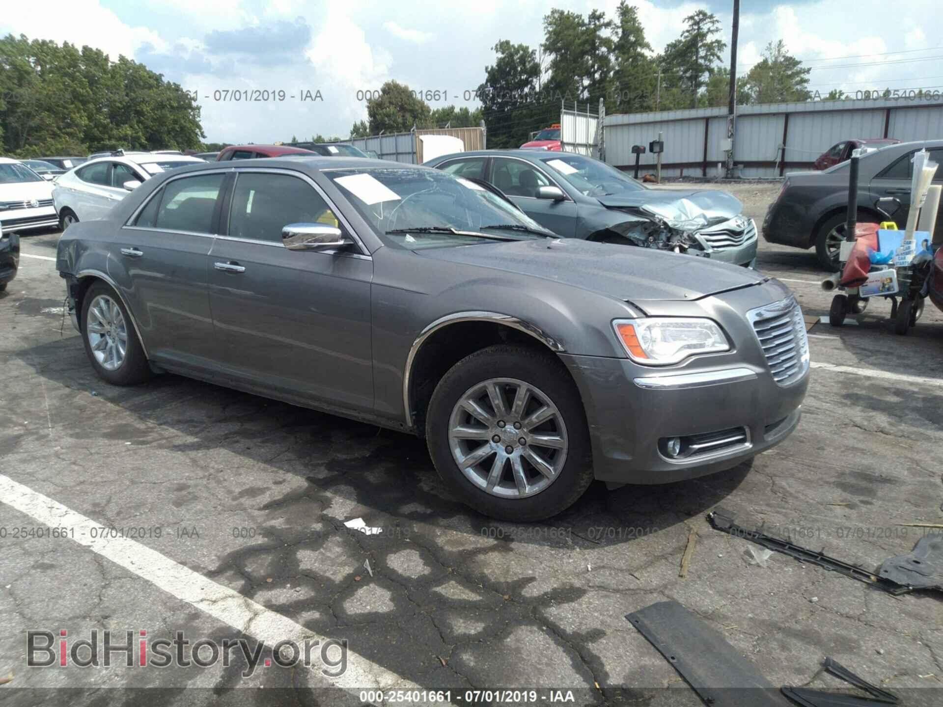 Photo 2C3CA5CG0BH559714 - CHRYSLER 300 2011