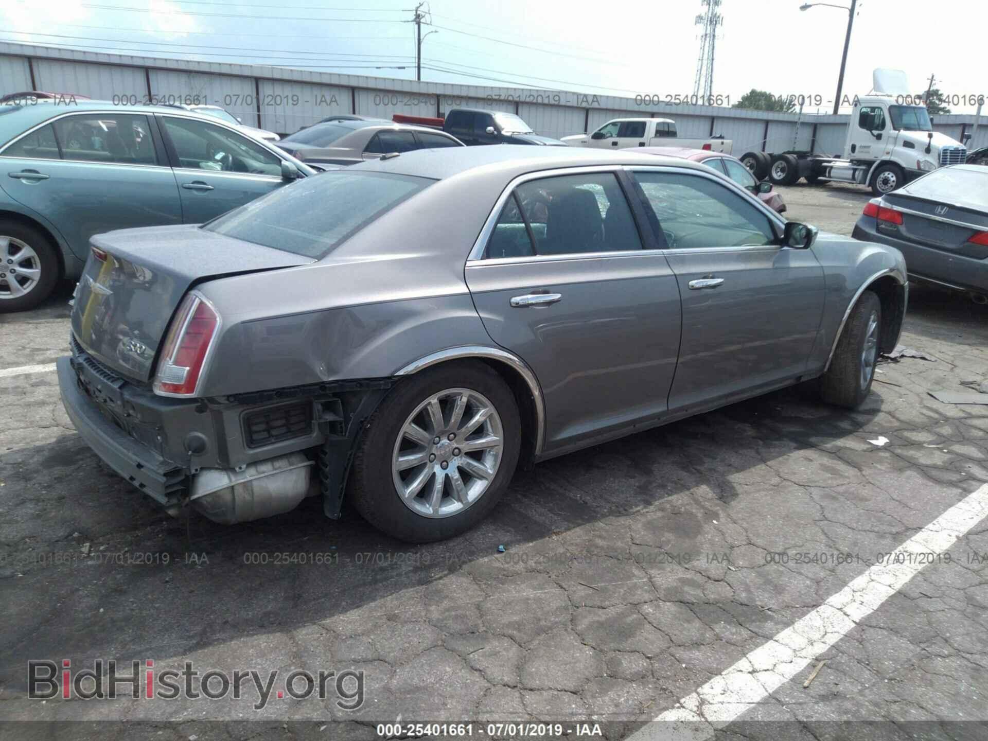 2011 CHRYSLER 300 - VIN: 2C3CA5CG0BH559714 - Photo 4