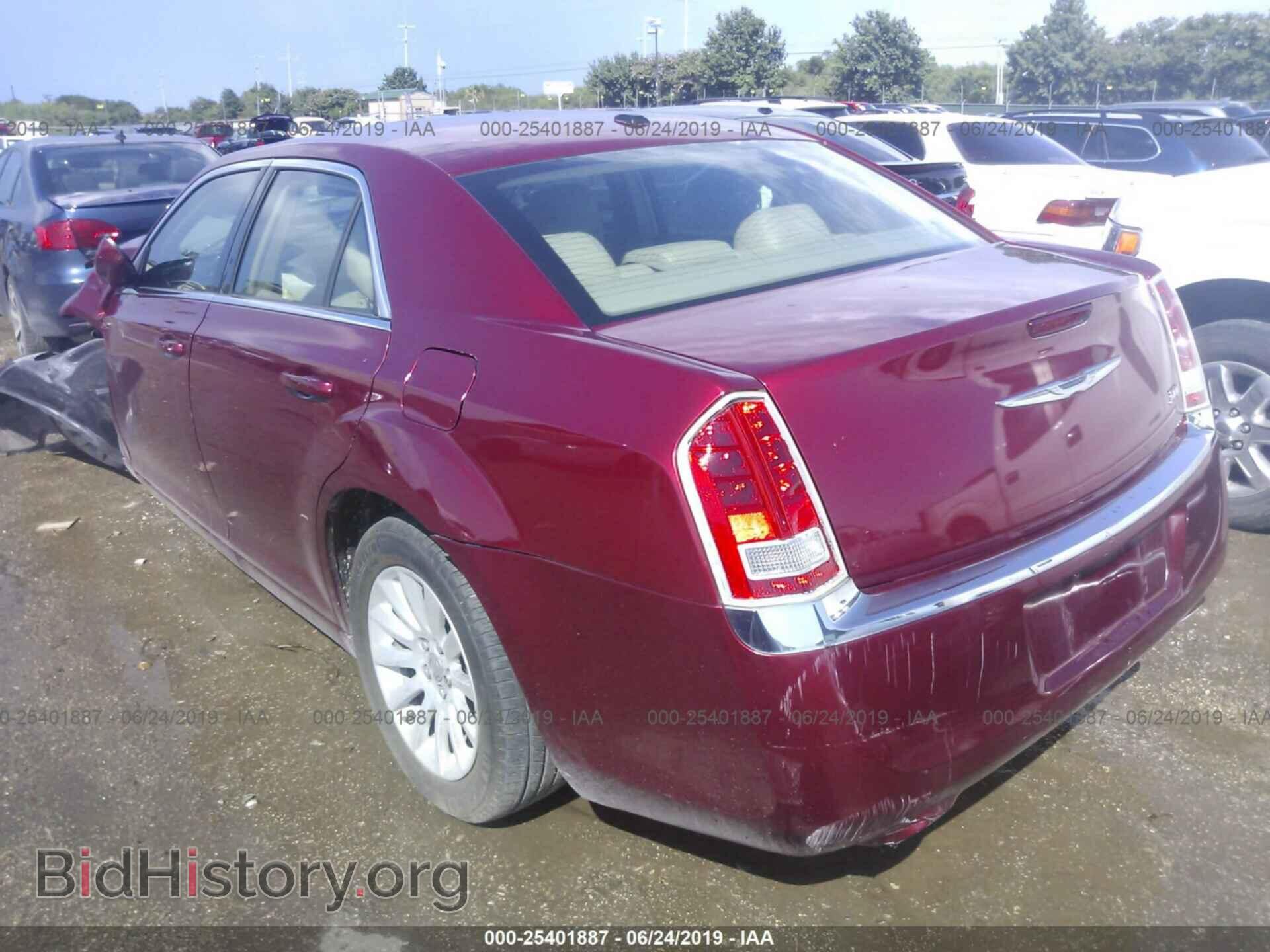 2013 CHRYSLER 300 - VIN: 2C3CCAAG7DH743914 - Фото 3