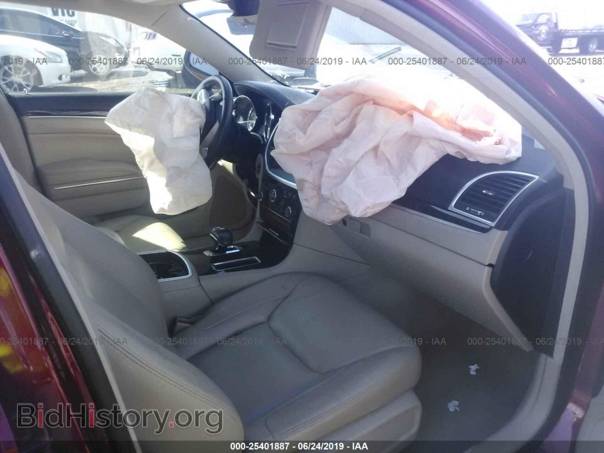 2013 CHRYSLER 300 - VIN: 2C3CCAAG7DH743914 - Фото 5