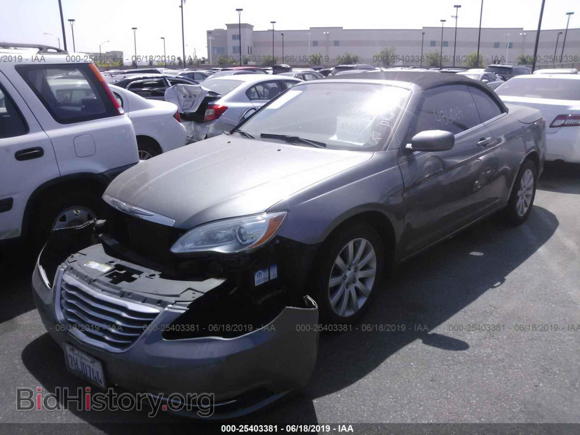 2012 CHRYSLER 200 - VIN: 1C3BCBEB3CN218483 - Фото 2