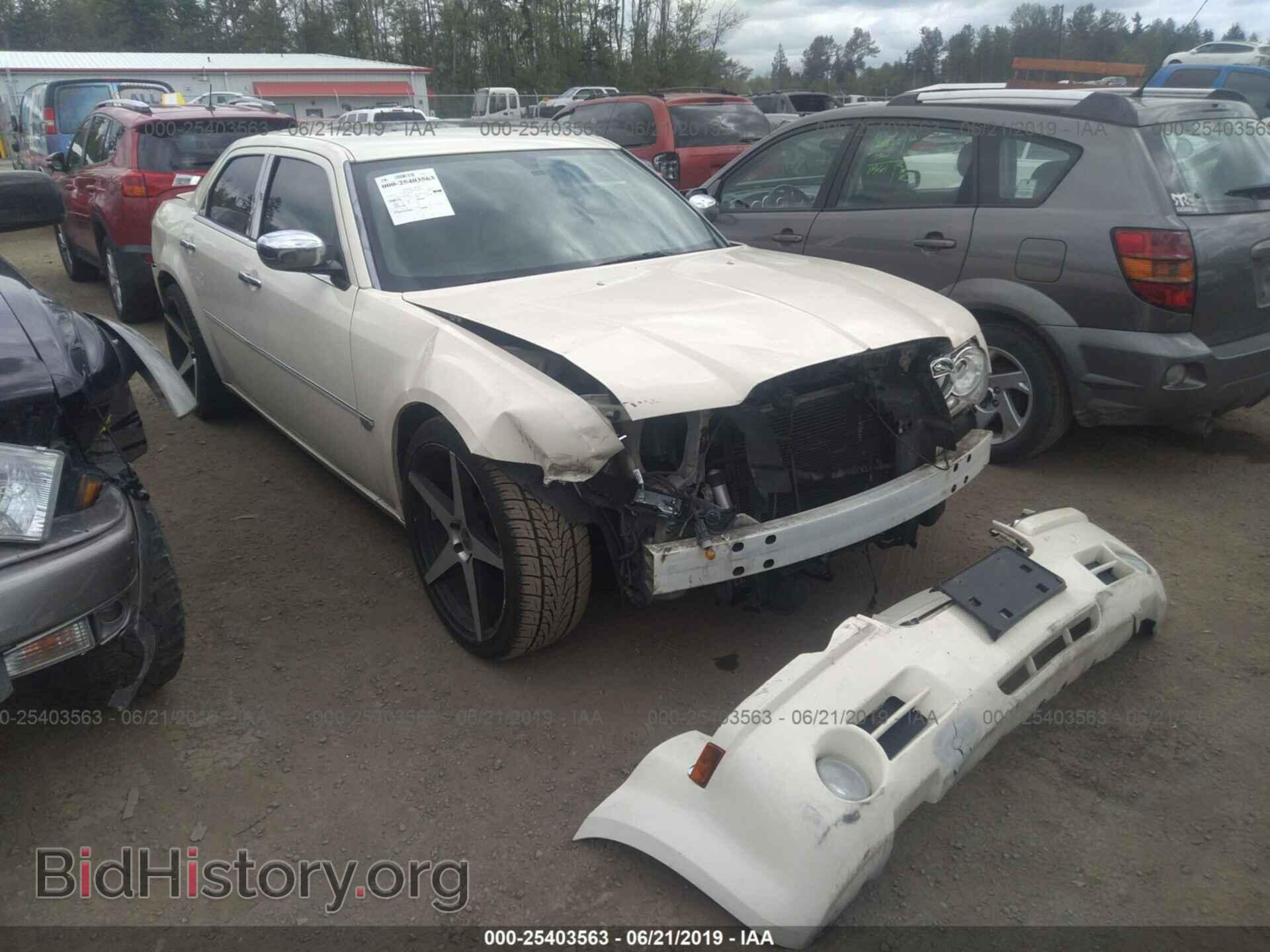 Фотография 2C3AA63H65H175673 - CHRYSLER 300C 2005
