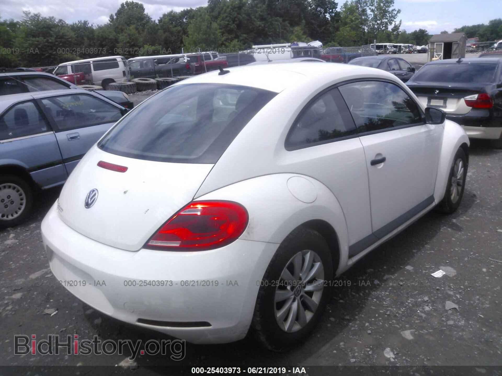 2014 VOLKSWAGEN BEETLE - VIN: 3VWFP7AT7EM623785 - Фото 4