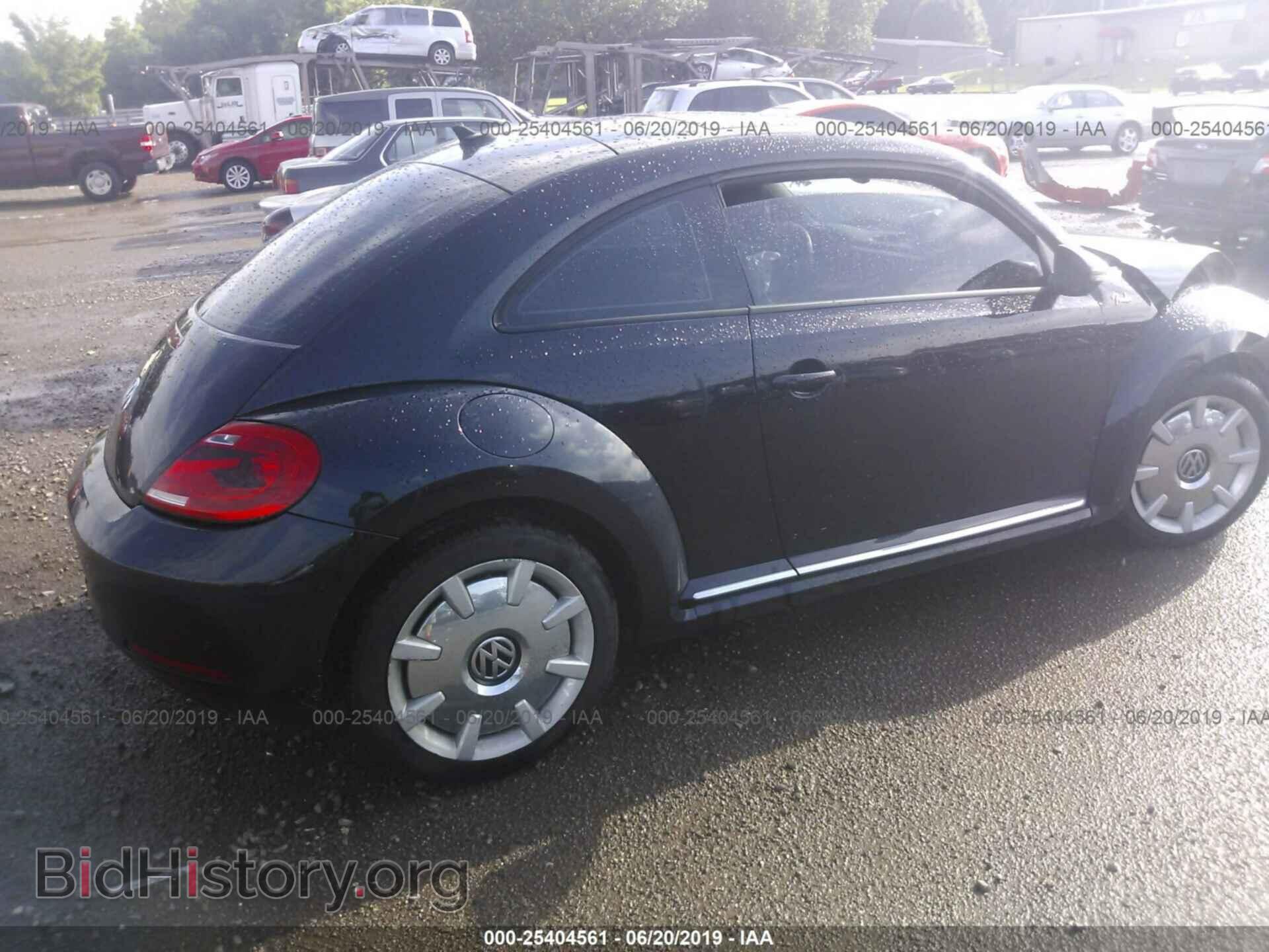2013 VOLKSWAGEN BEETLE - VIN: 3VWJP7AT9DM657123 - Фото 3