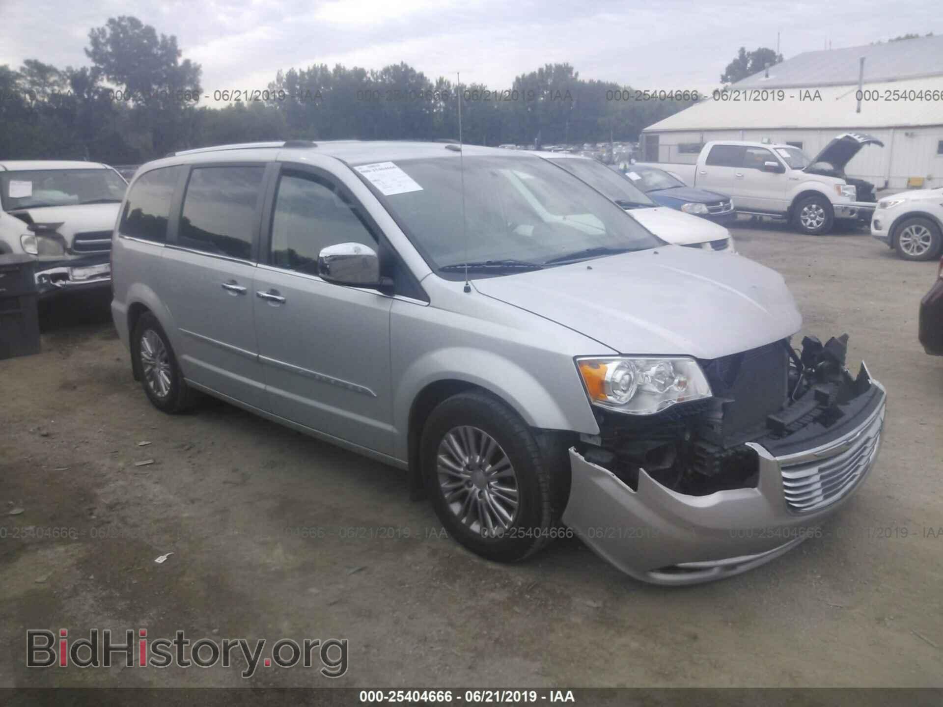 Photo 2A4RR6DG5BR612267 - CHRYSLER TOWN & COUNTRY 2011