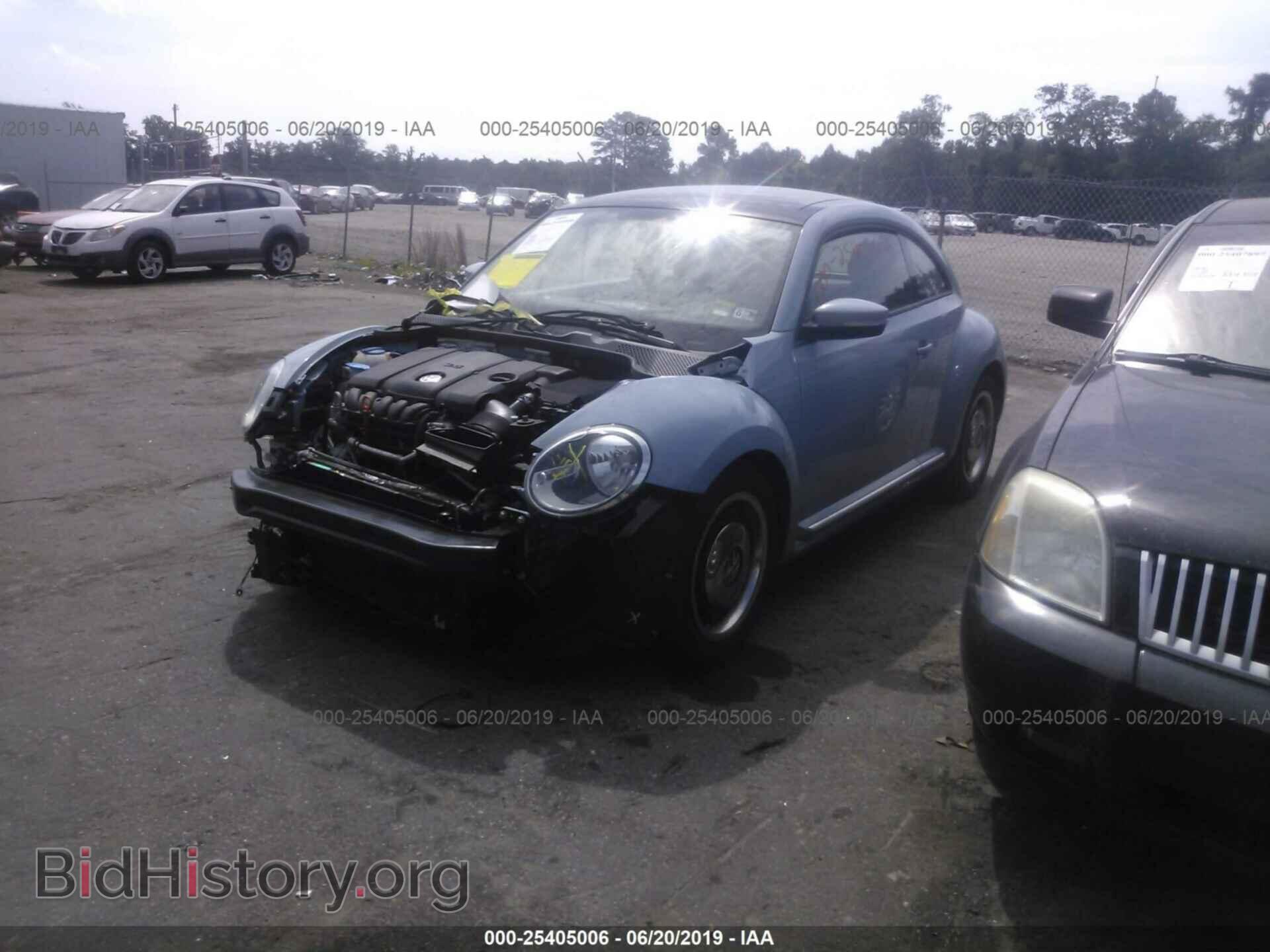 2013 VOLKSWAGEN BEETLE - VIN: 3VWJP7AT4DM611344 - Фото 2